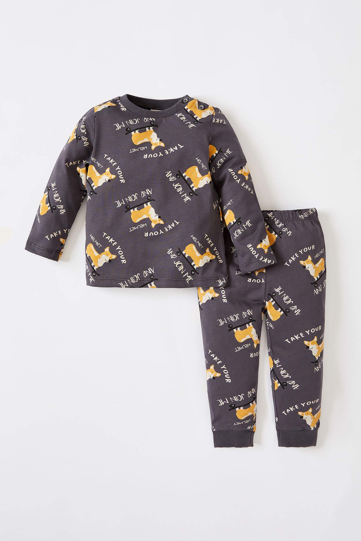 Erkek Bebek Desenli Uzun Kollu Pijama Takımı