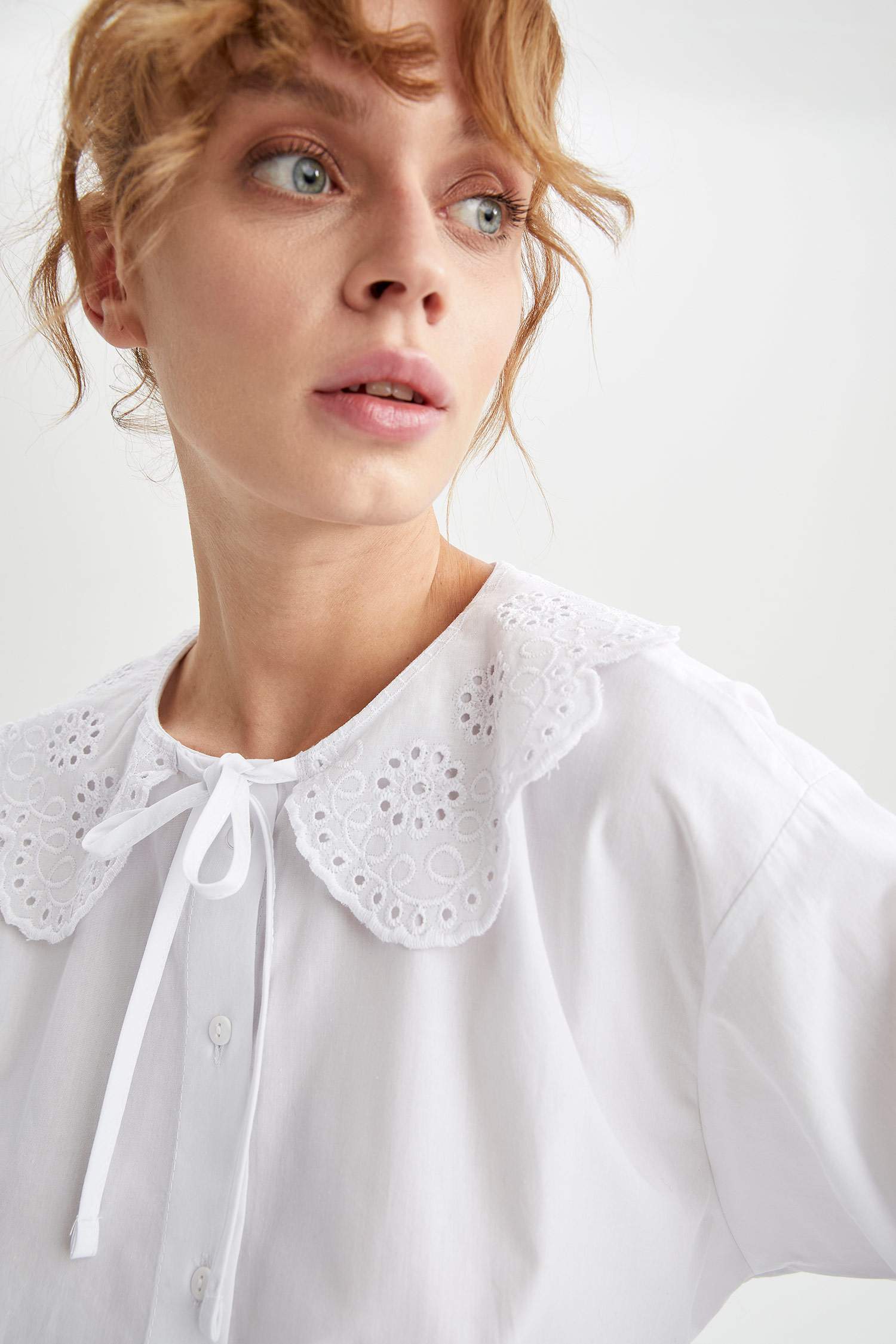 Brode Yaka Detaylı Oversize Fit Pamuklu Poplin Gömlek