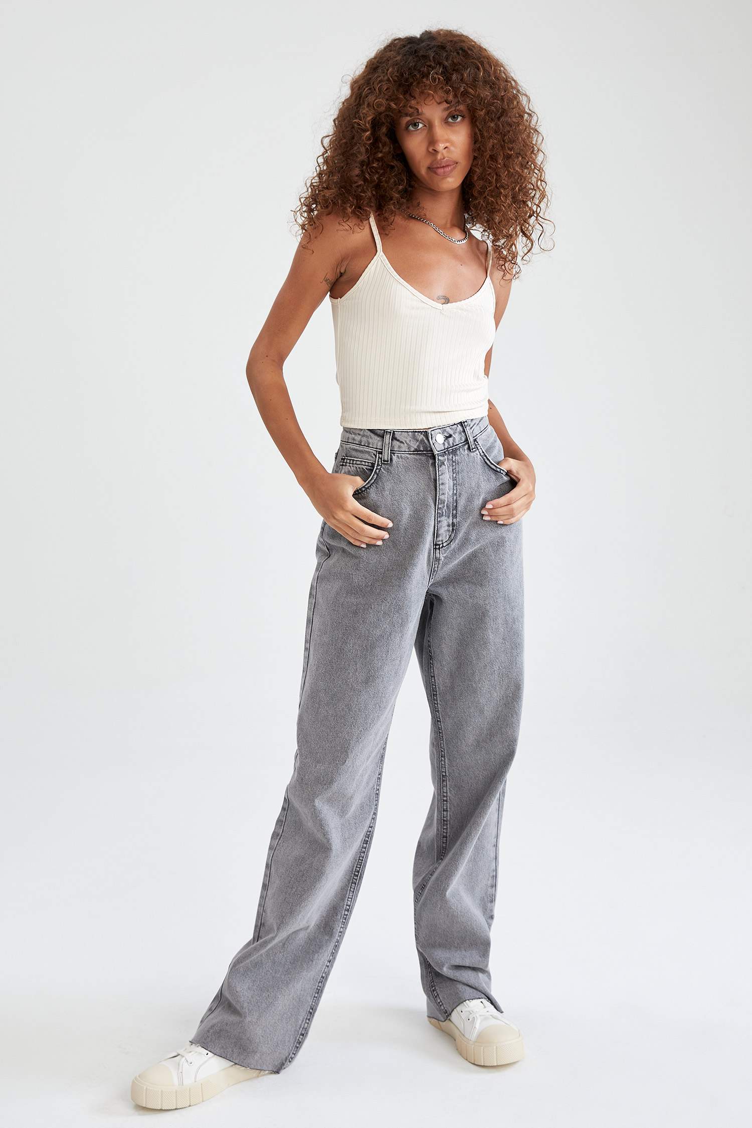 Coool İp Askılı V Yaka Kaşkorse Crop Atlet