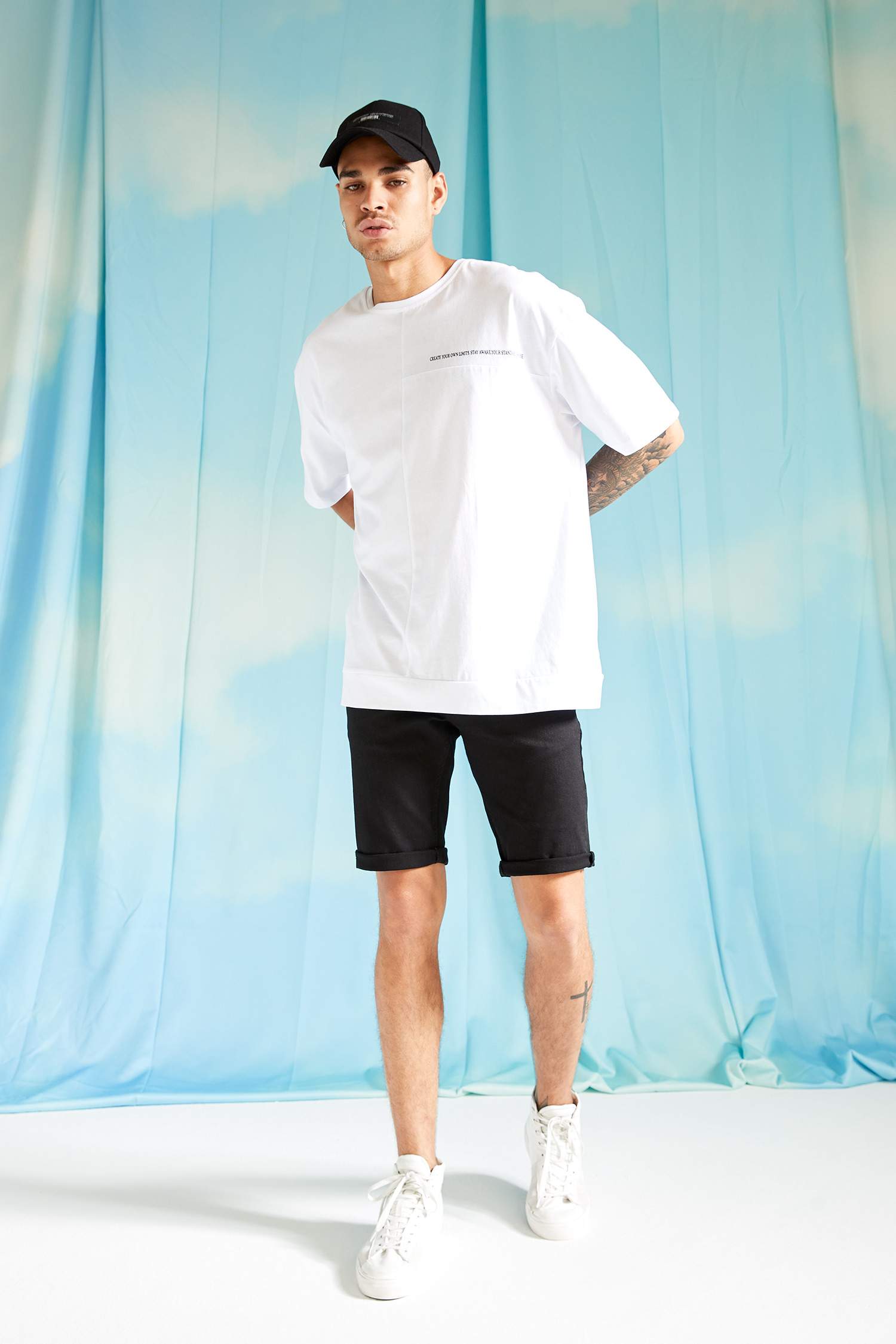 Oversize Fit Bisiklet Yaka Baskılı Kısa Kollu Tişört