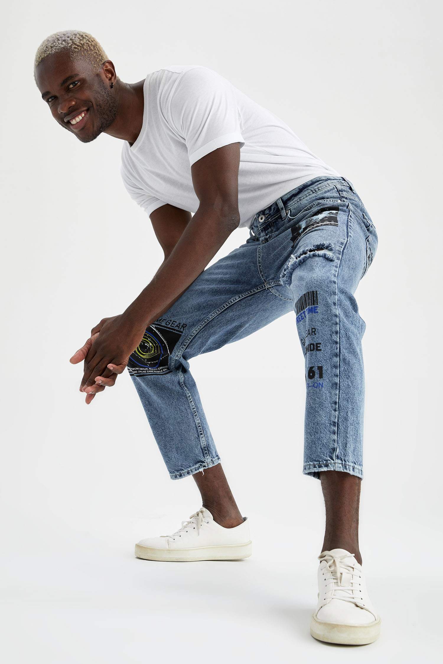 Loose Fit Baskılı Yırtık Detaylı Jean Pantolon