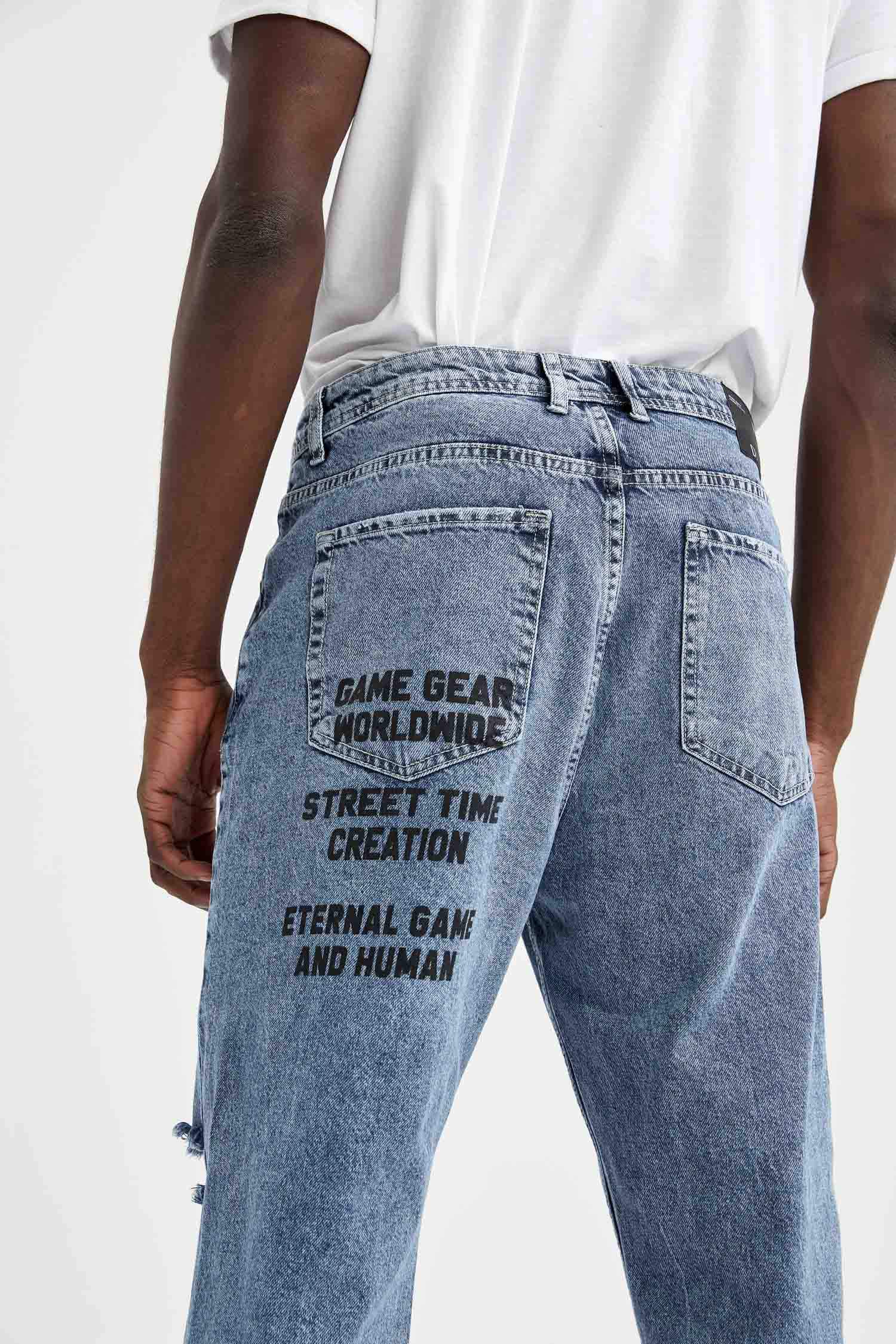 Loose Fit Baskılı Yırtık Detaylı Jean Pantolon