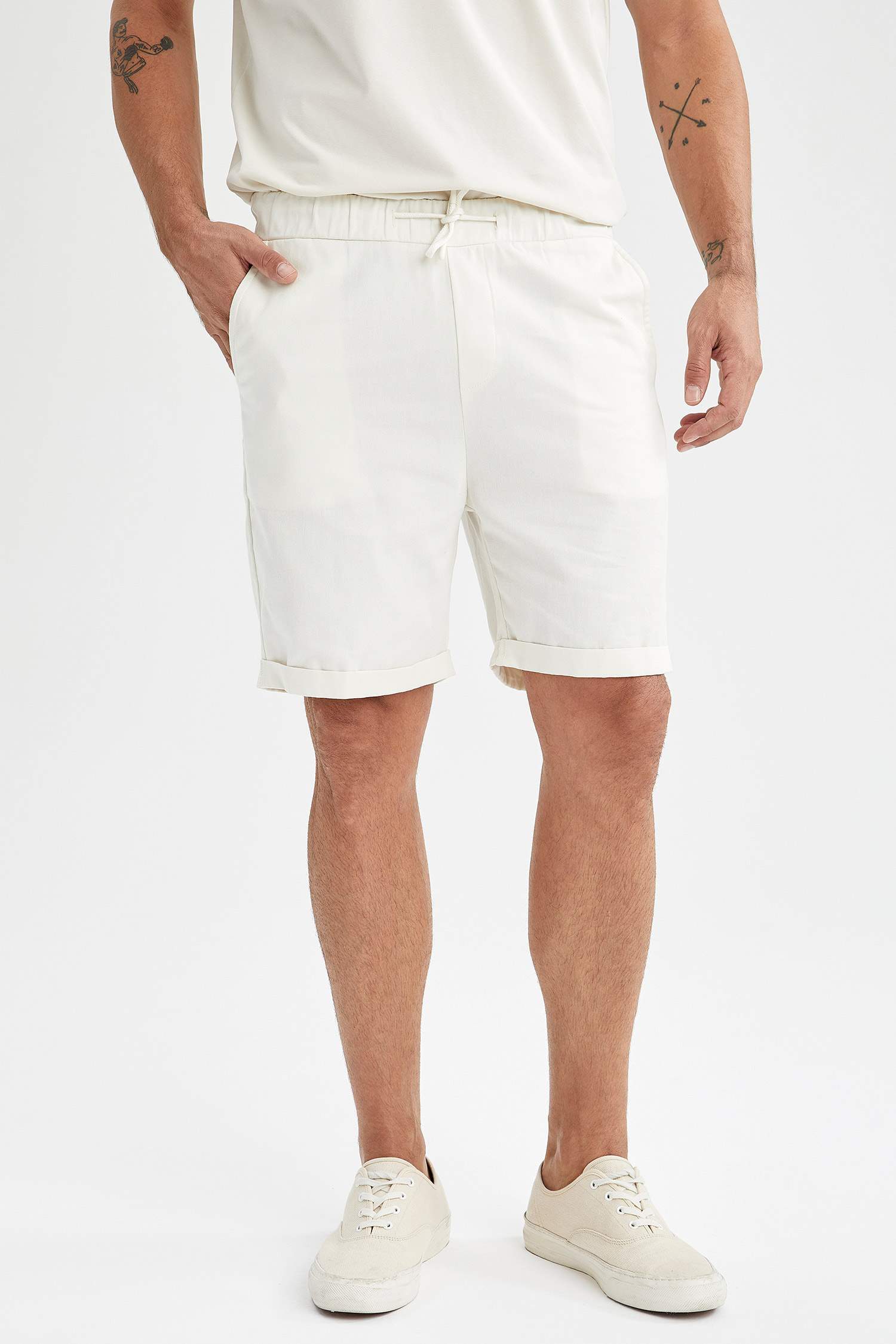 Slim Fit Basic Şort