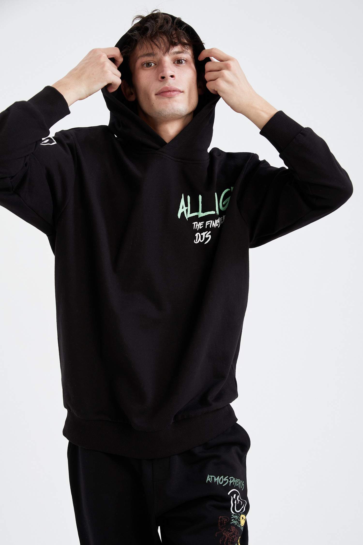 SmileyWorld Lisanslı Oversize Fit Kapüşonlu Uzun Kollu Sweatshirt