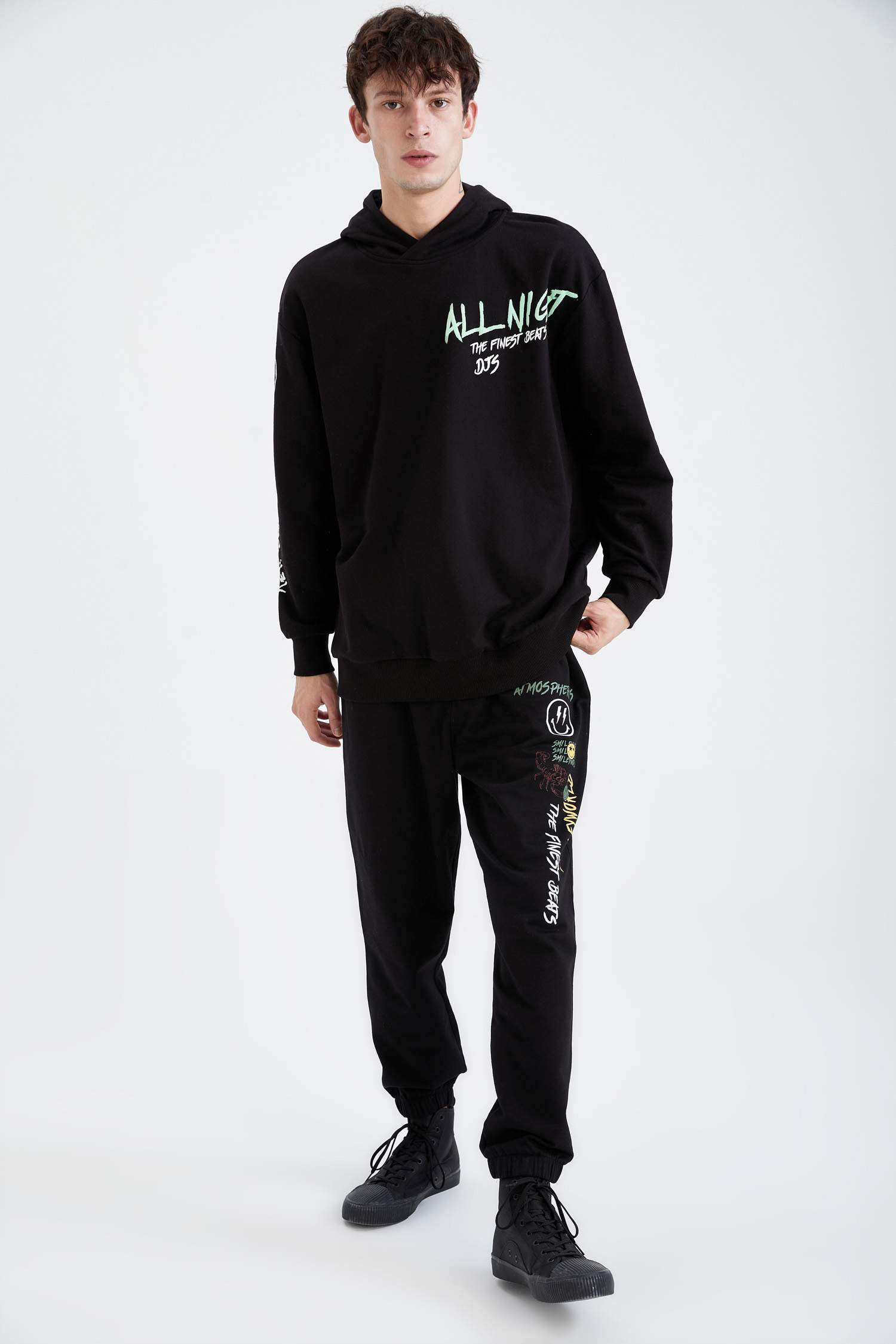 SmileyWorld Lisanslı Oversize Fit Kapüşonlu Uzun Kollu Sweatshirt