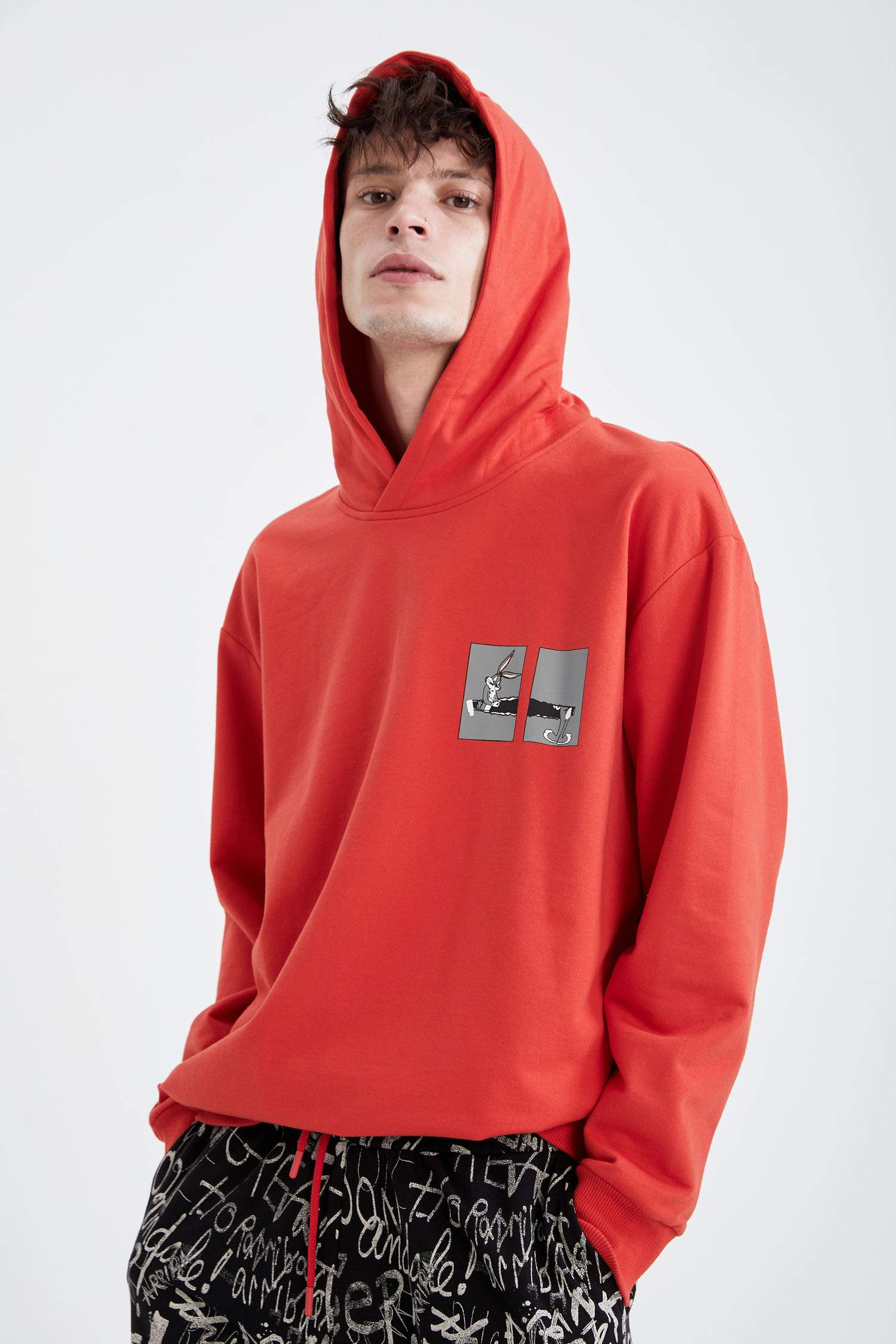 Looney Tunes Lisanslı Oversize Fit Kapüşonlu Uzun Kollu Sweatshirt