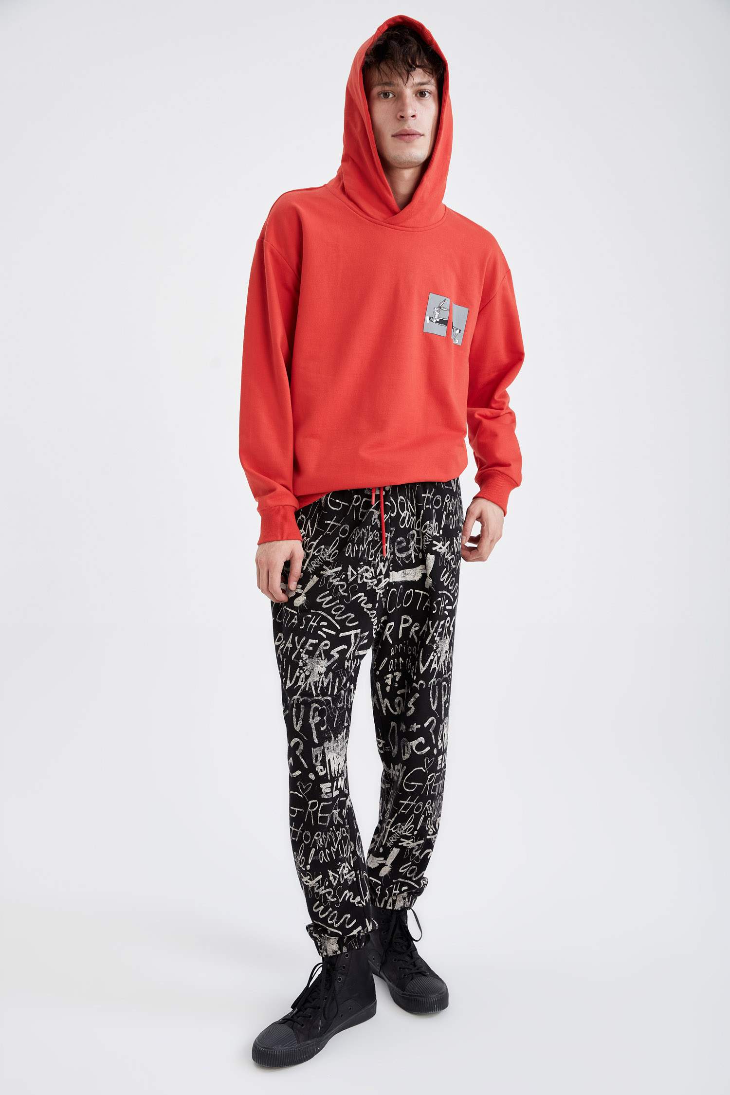 Looney Tunes Lisanslı Oversize Fit Kapüşonlu Uzun Kollu Sweatshirt