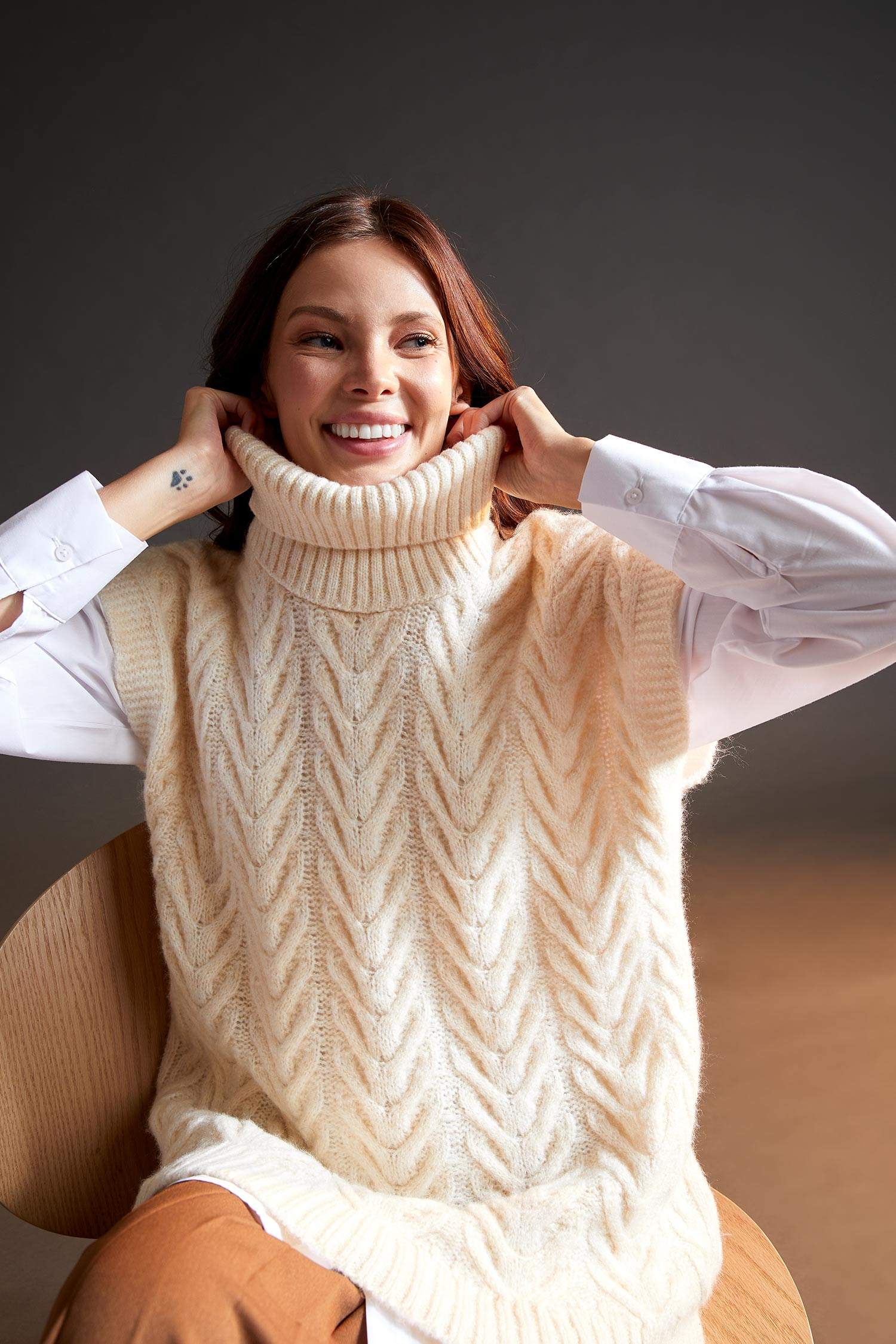 Regular Fit Yarım Balıkçı Yaka Triko Tunik Süveter