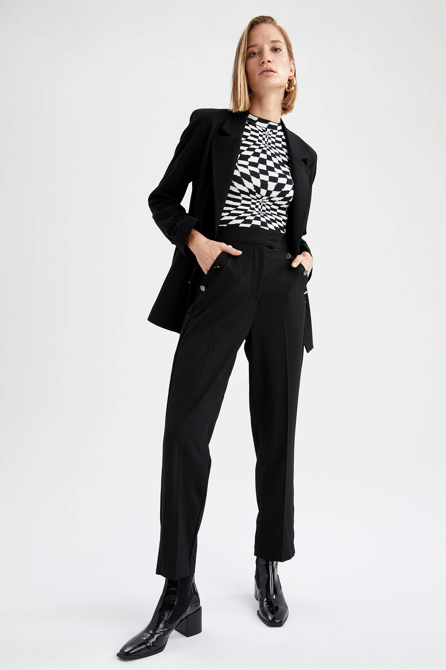 Yüksek Bel Straight Fit Düğme Detaylı Pantolon