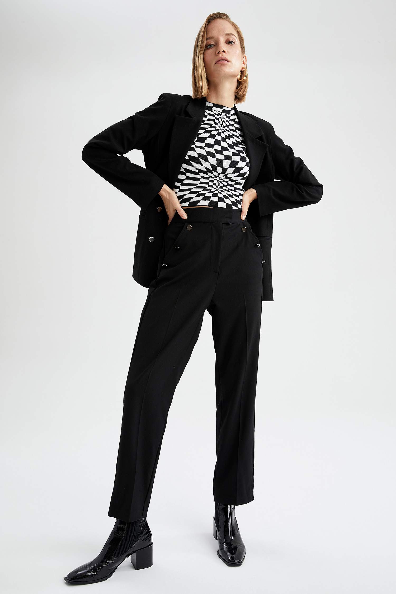 Yüksek Bel Straight Fit Düğme Detaylı Pantolon