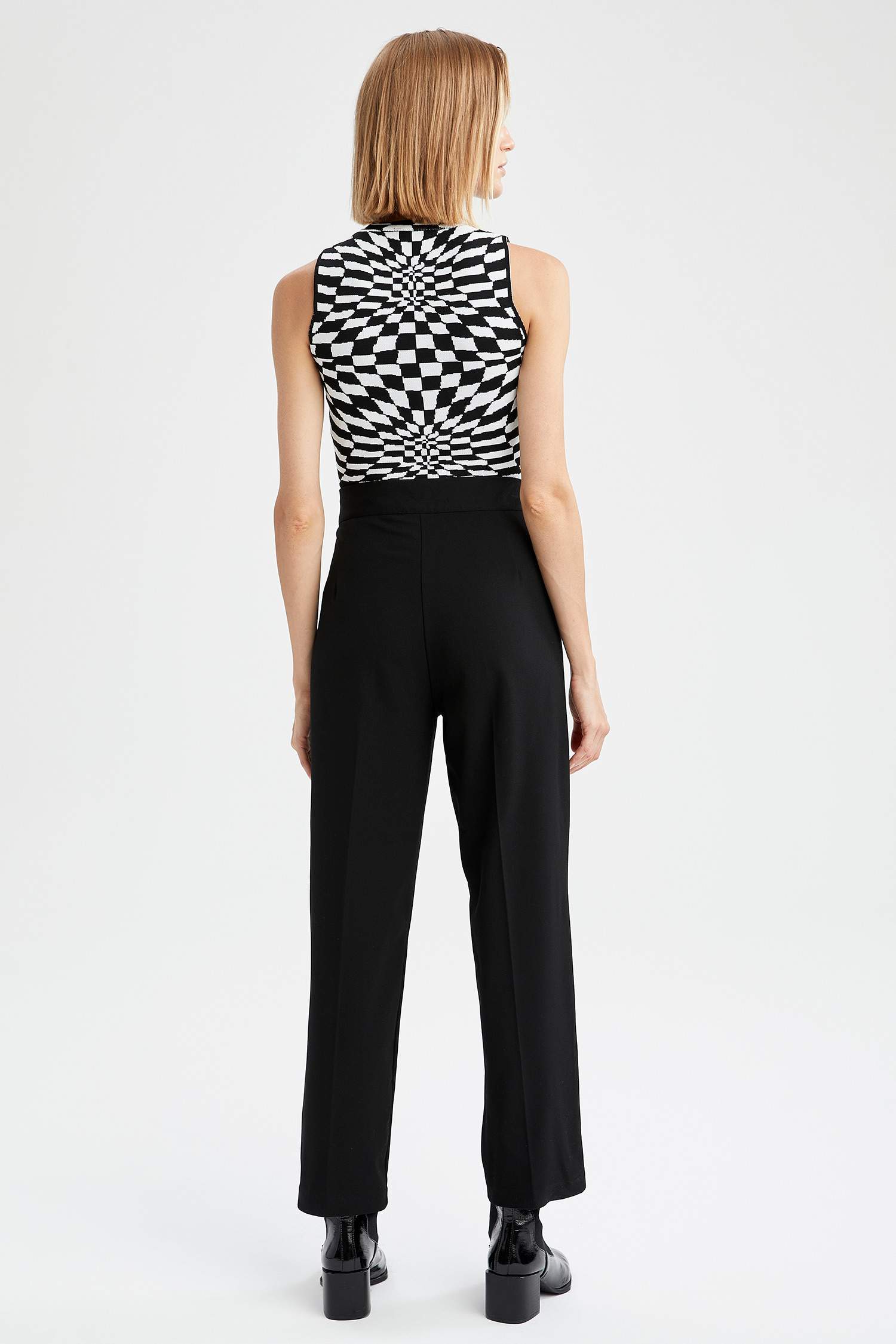 Yüksek Bel Straight Fit Düğme Detaylı Pantolon