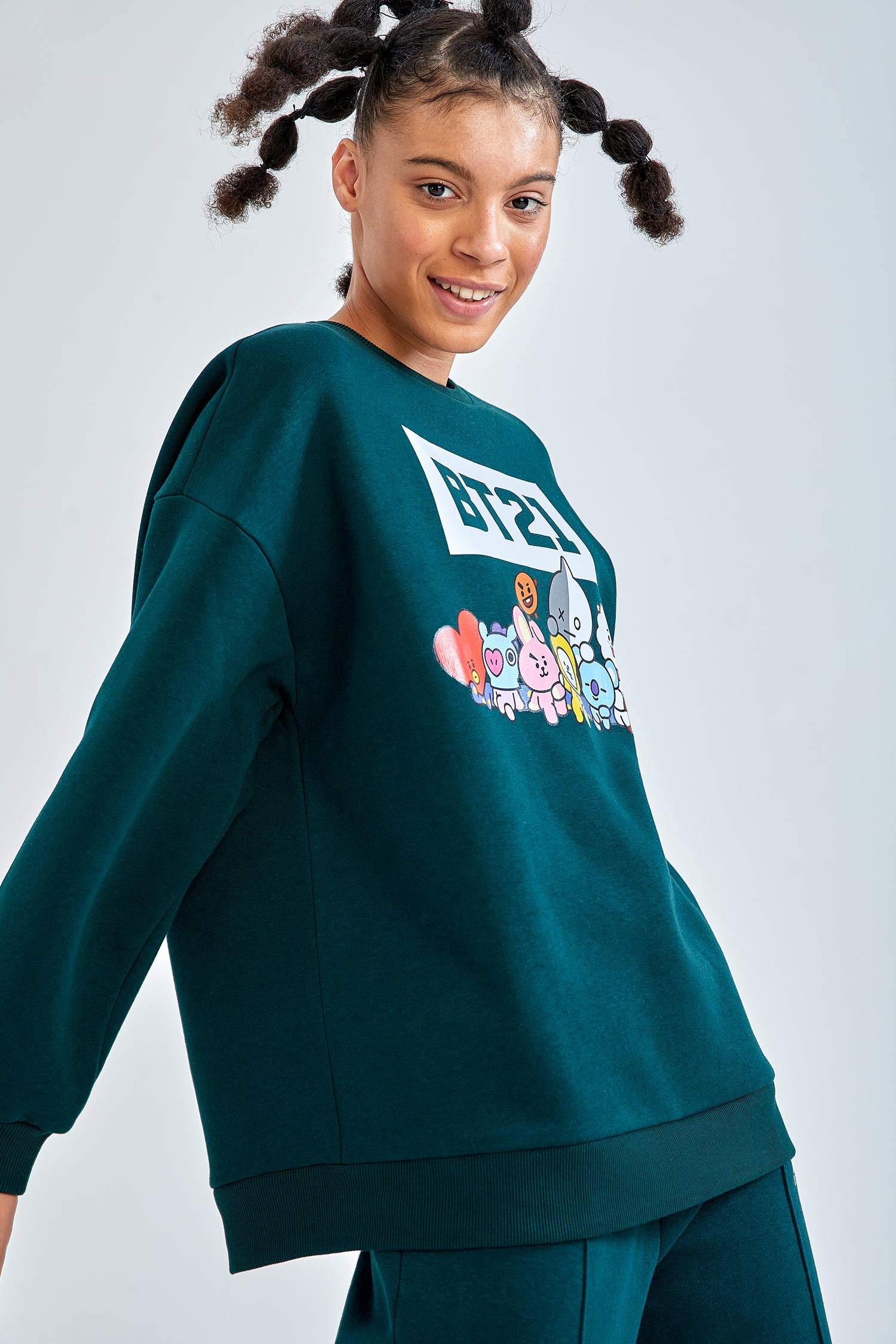 Coool BT21 Lisanslı Oversize Fit Bisiklet Yaka Uzun Kollu Sweatshirt