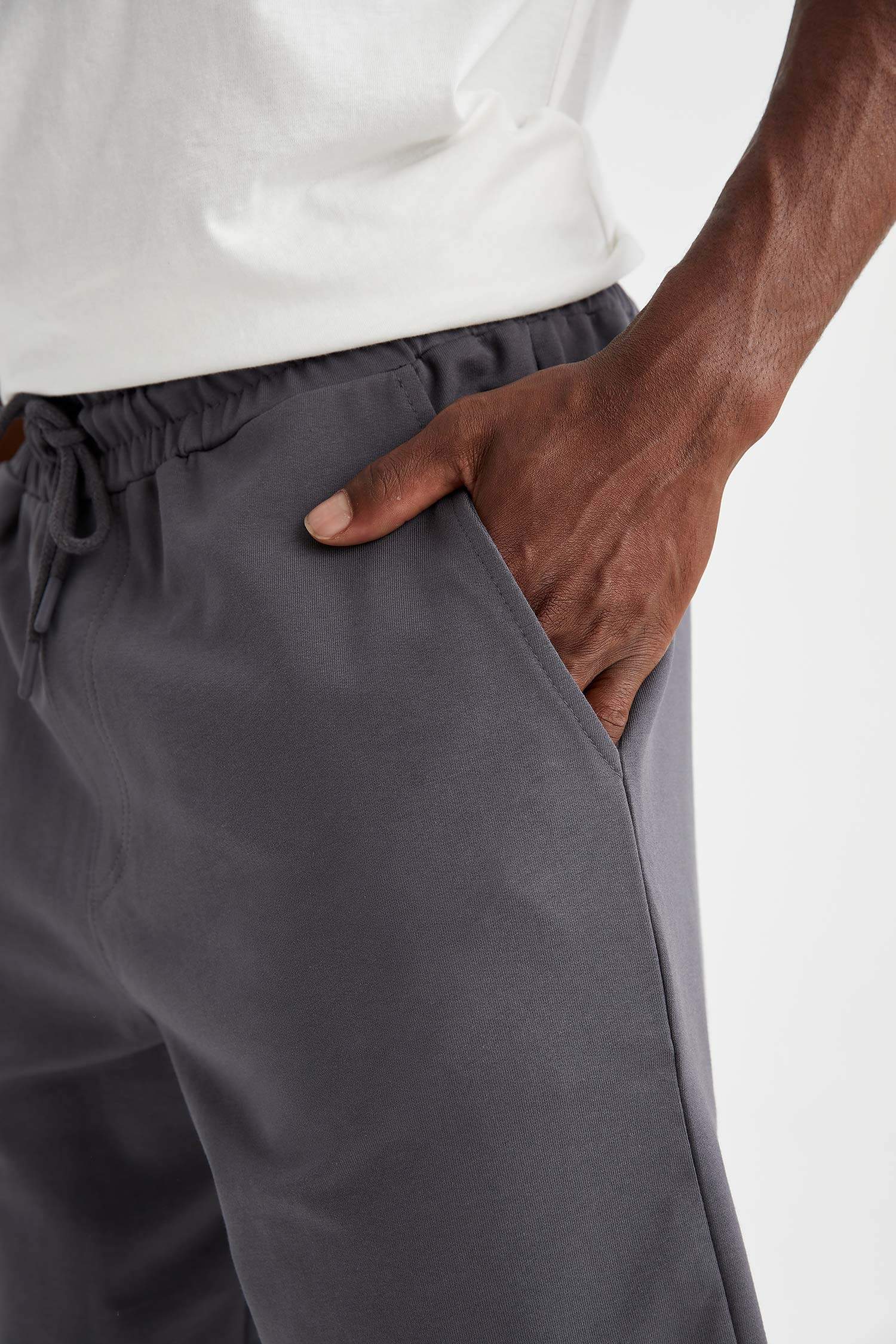 Regular Fit Beli Bağcıklı Şort
