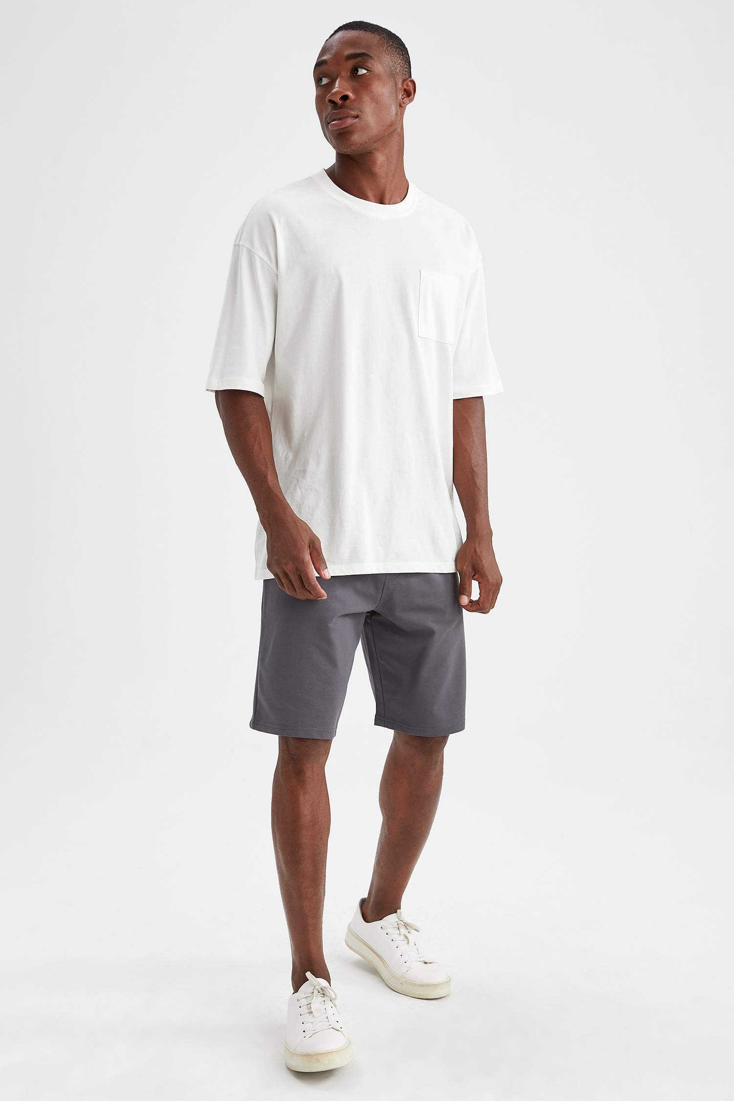 Regular Fit Beli Bağcıklı Şort