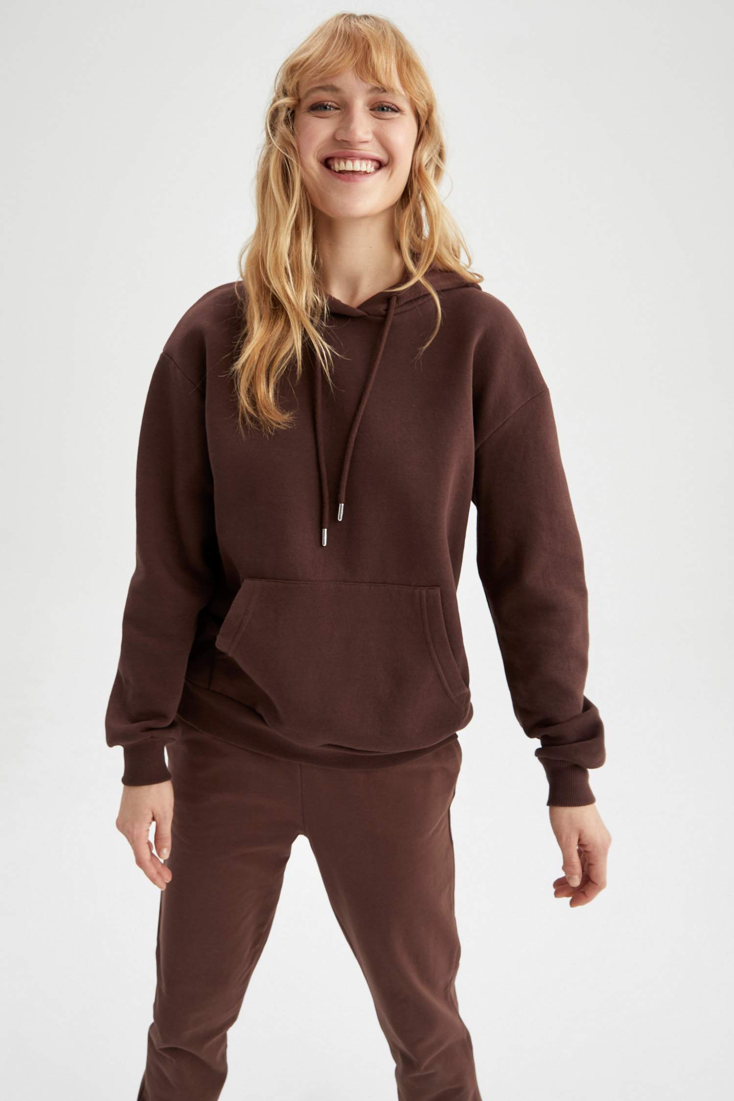 Regular Fit Kapüşonlu Kanguru Cepli İçi Yumuşak Tüylü Sweatshirt