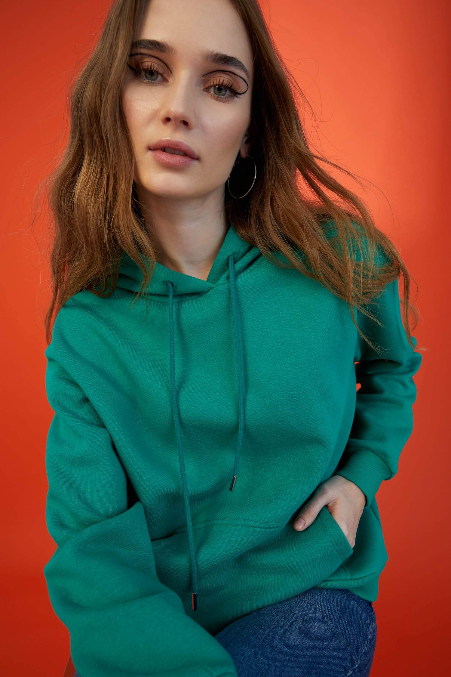 İçi Yumuşak Tüylü Kapüşonlu Kanguru Cepli Relax Fit Sweatshirt