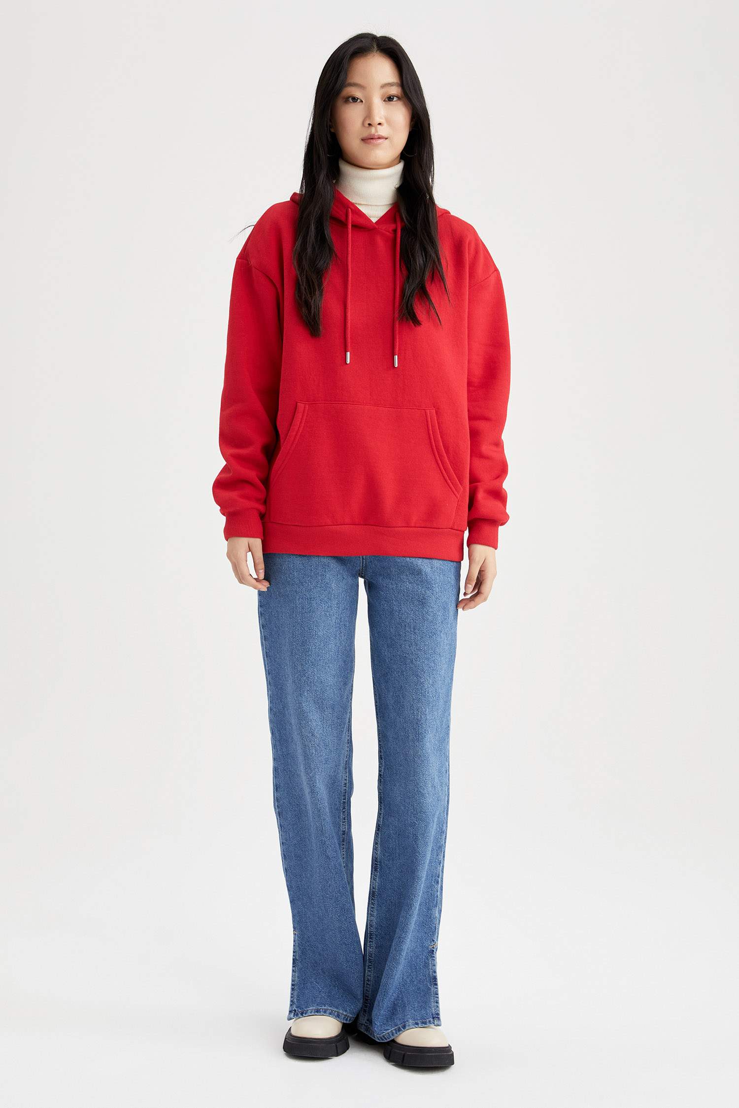 Regular Fit Kapüşonlu Kanguru Cepli İçi Yumuşak Tüylü Sweatshirt