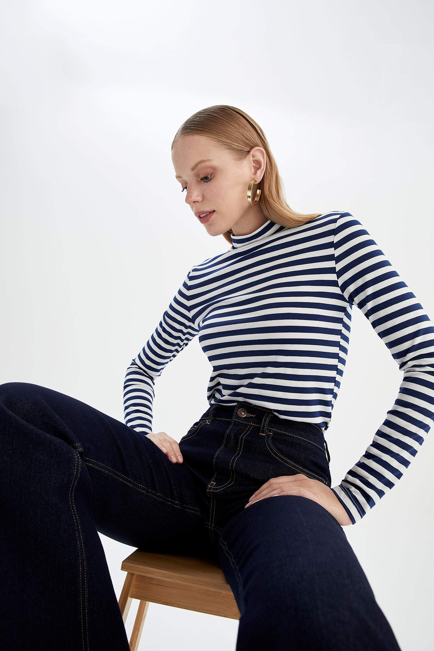 Yarım Balıkçı Yaka Çizgili Slim Fit Tişört