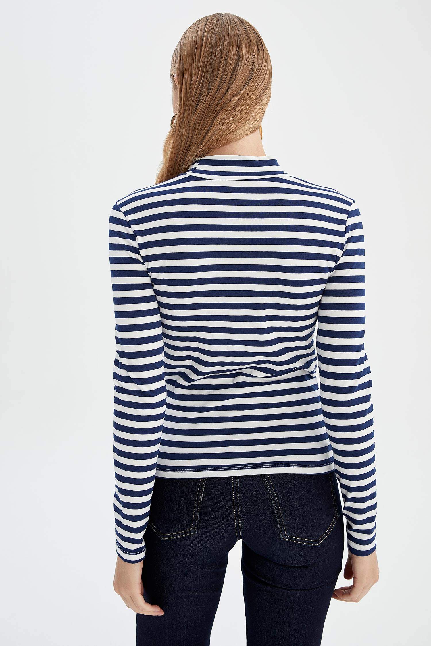 Yarım Balıkçı Yaka Çizgili Slim Fit Tişört