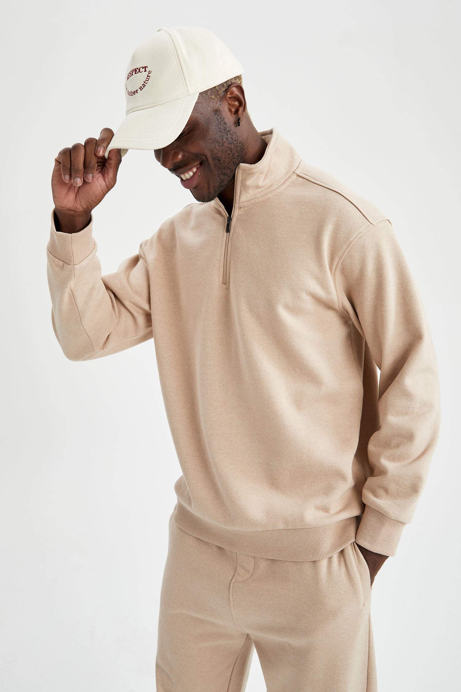 Regular Fit Dik Yaka Yarım Fermuarlı Uzun Kollu Sweatshirt