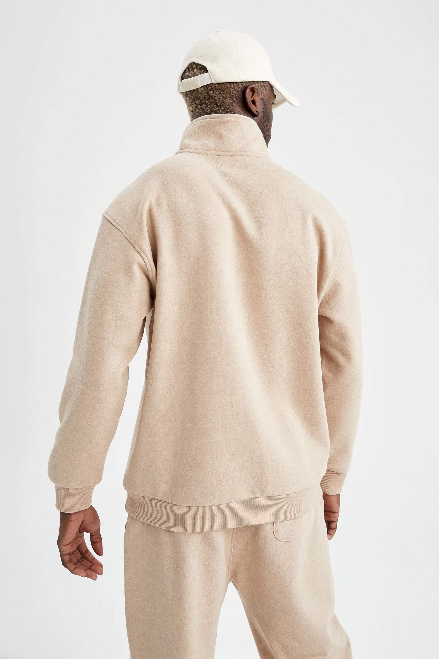 Regular Fit Dik Yaka Yarım Fermuarlı Uzun Kollu Sweatshirt
