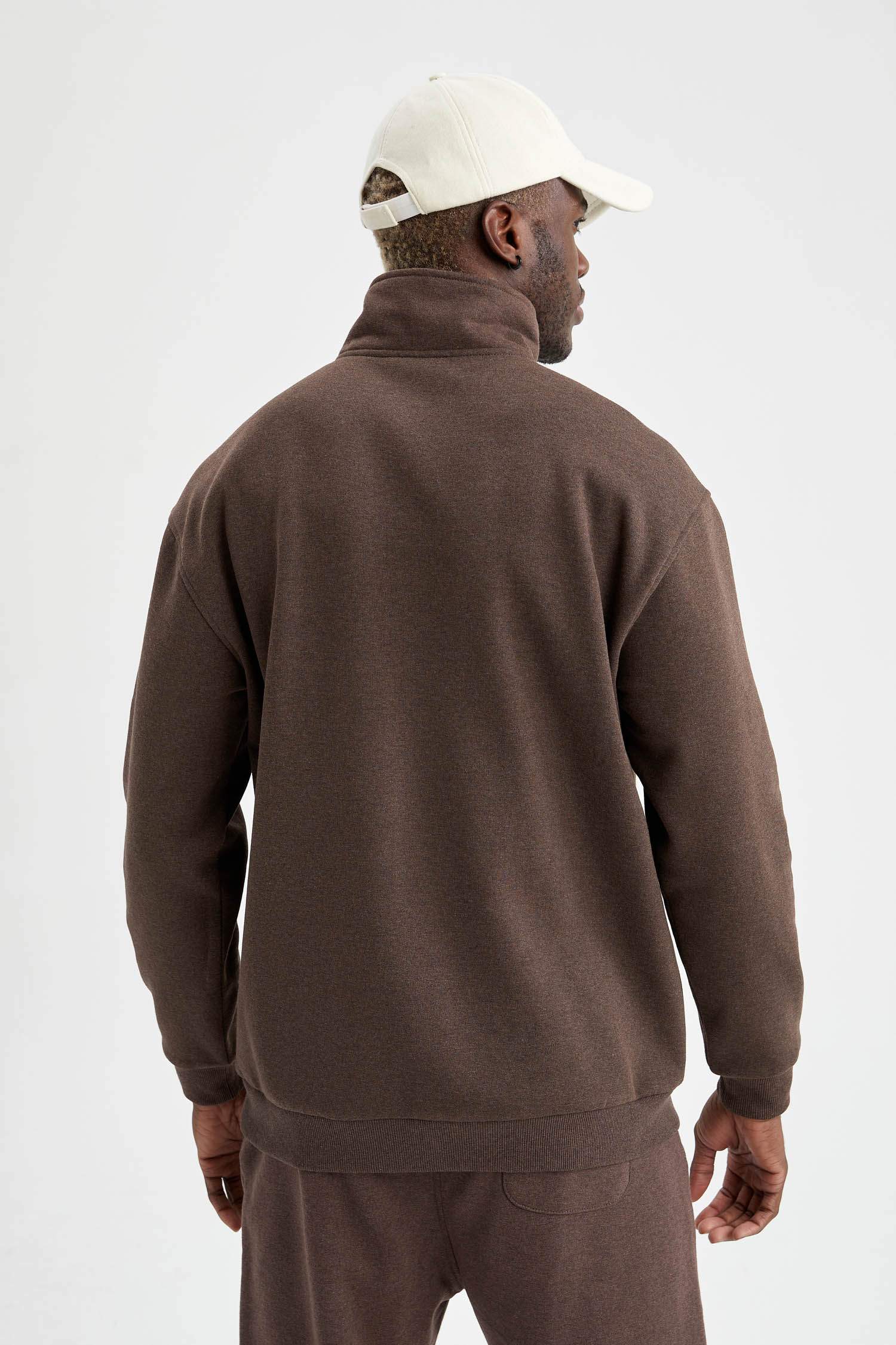 Regular Fit Dik Yaka Yarım Fermuarlı Uzun Kollu Sweatshirt