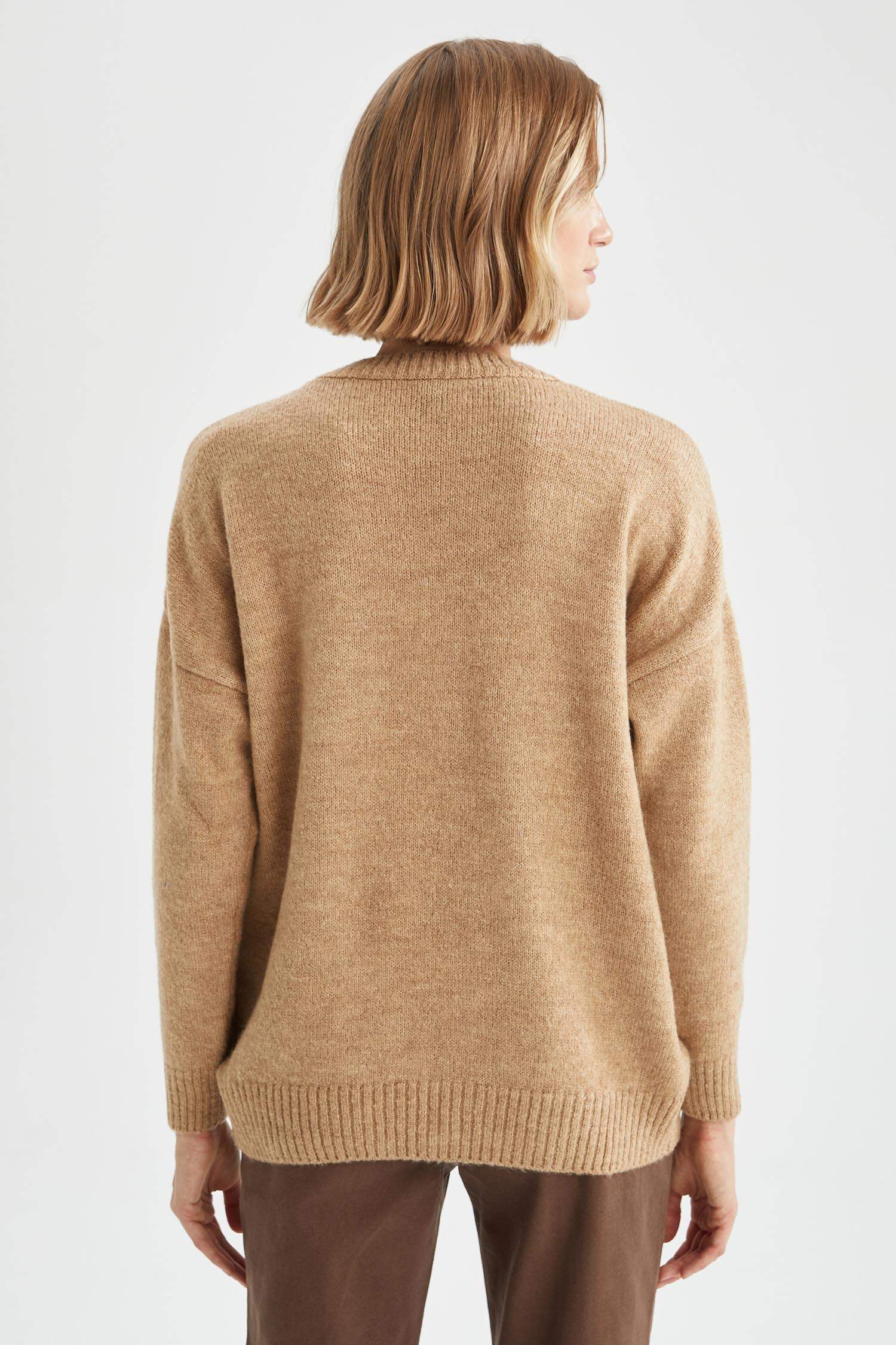 Bisiklet Yaka Oversize Fit İşlemeli Triko Kazak