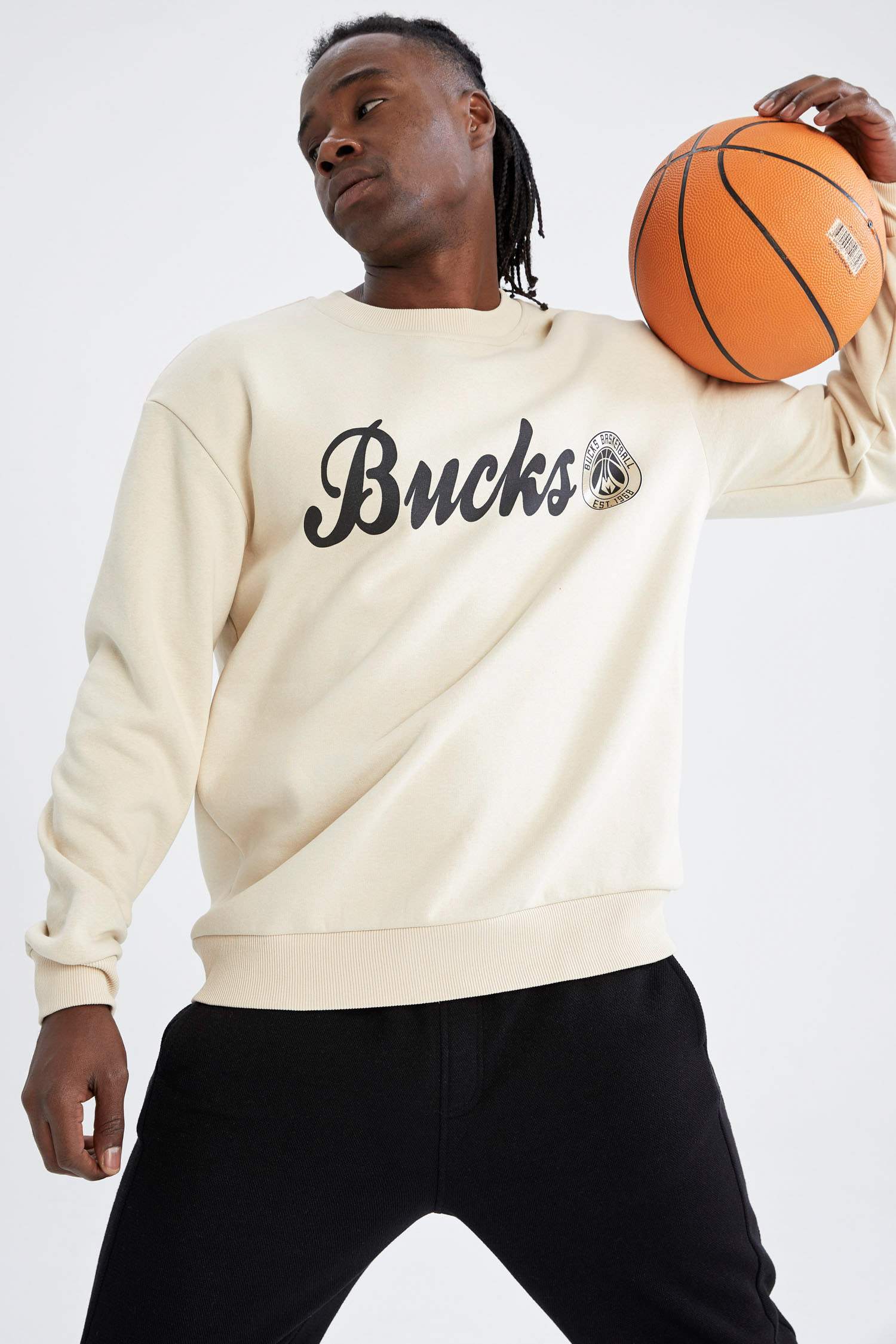 Defacto Fit NBA Milwaukee Bucks Lisanslı Bisiklet Yaka Sırt Baskılı İçi Yumuşak Tüylü Sweatshirt