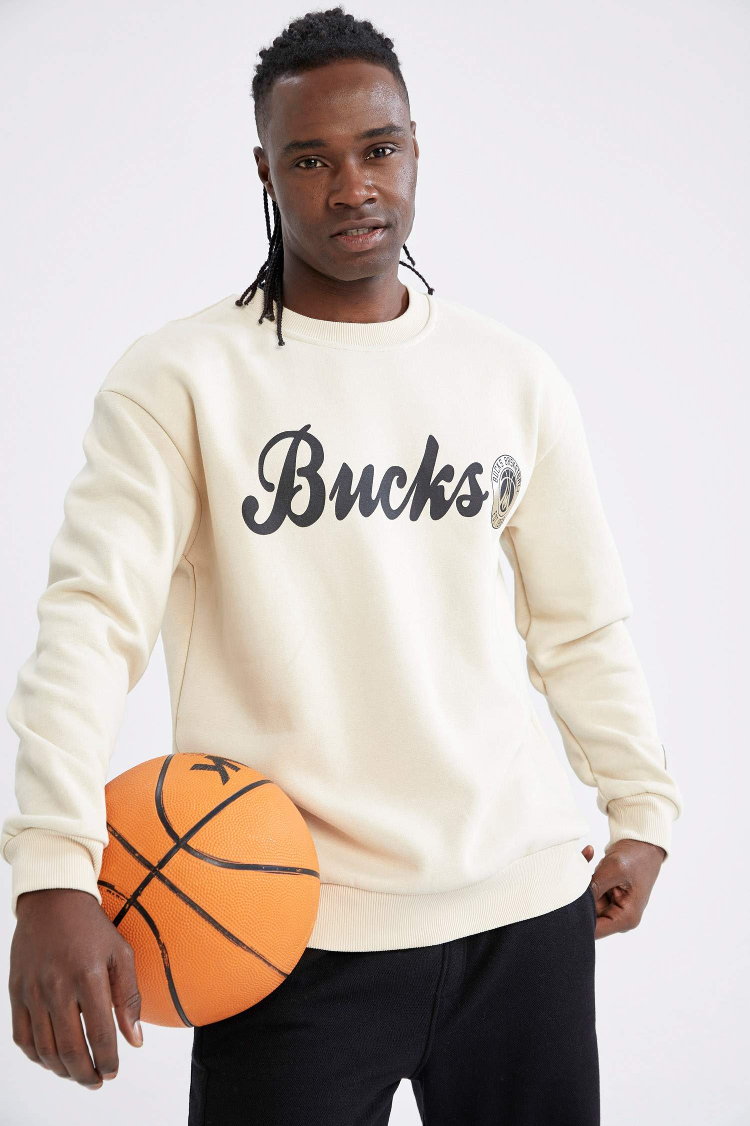 Defacto Fit NBA Milwaukee Bucks Lisanslı Bisiklet Yaka Sırt Baskılı İçi Yumuşak Tüylü Sweatshirt