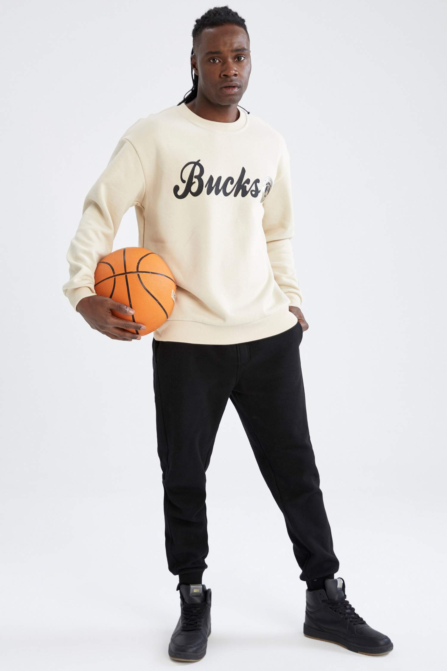 Defacto Fit NBA Milwaukee Bucks Lisanslı Bisiklet Yaka Sırt Baskılı İçi Yumuşak Tüylü Sweatshirt