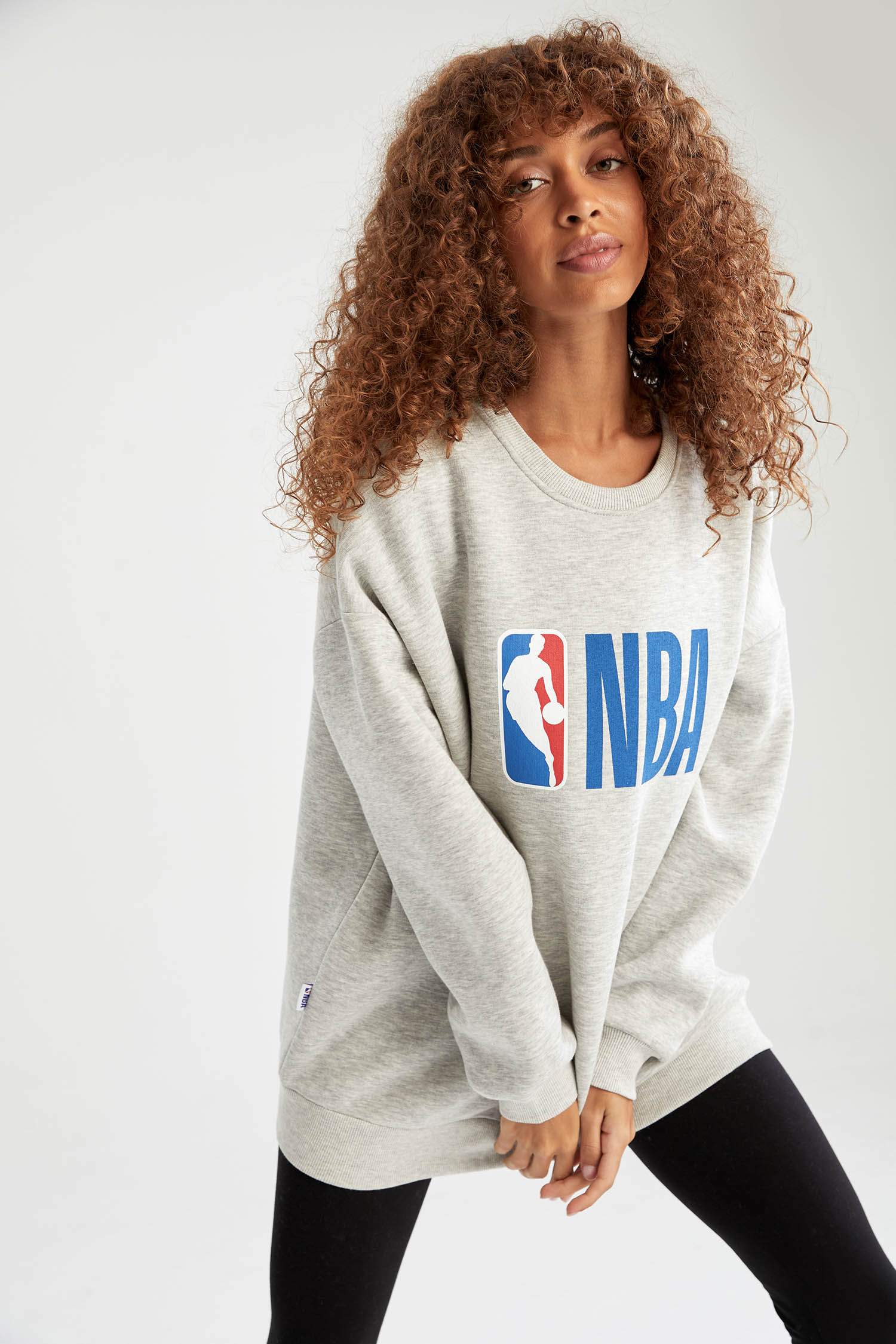 NBA Lisanslı Oversize Fit İçi Yumuşak Tüylü Sweatshirt
