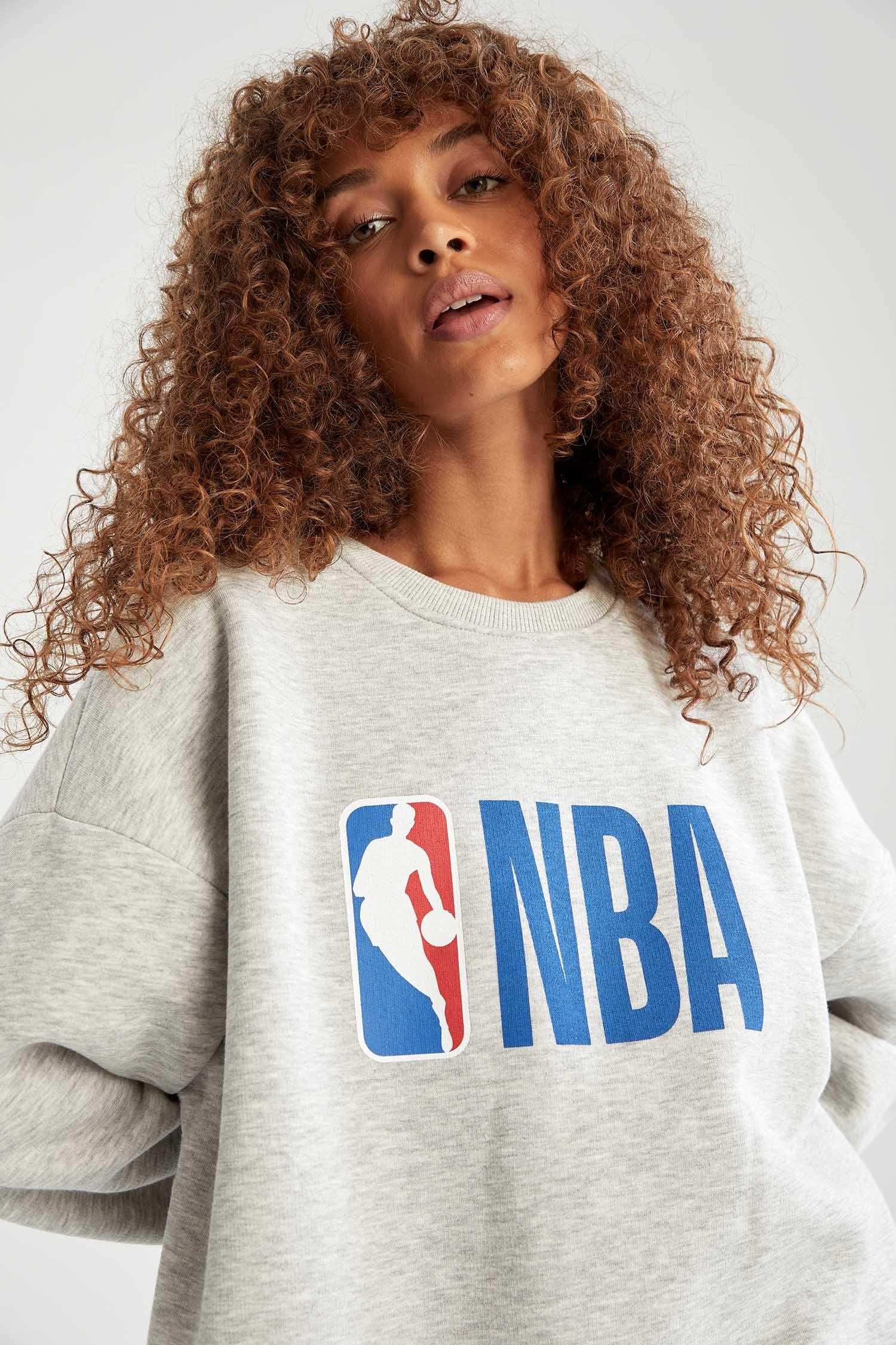 NBA Lisanslı Oversize Fit İçi Yumuşak Tüylü Sweatshirt