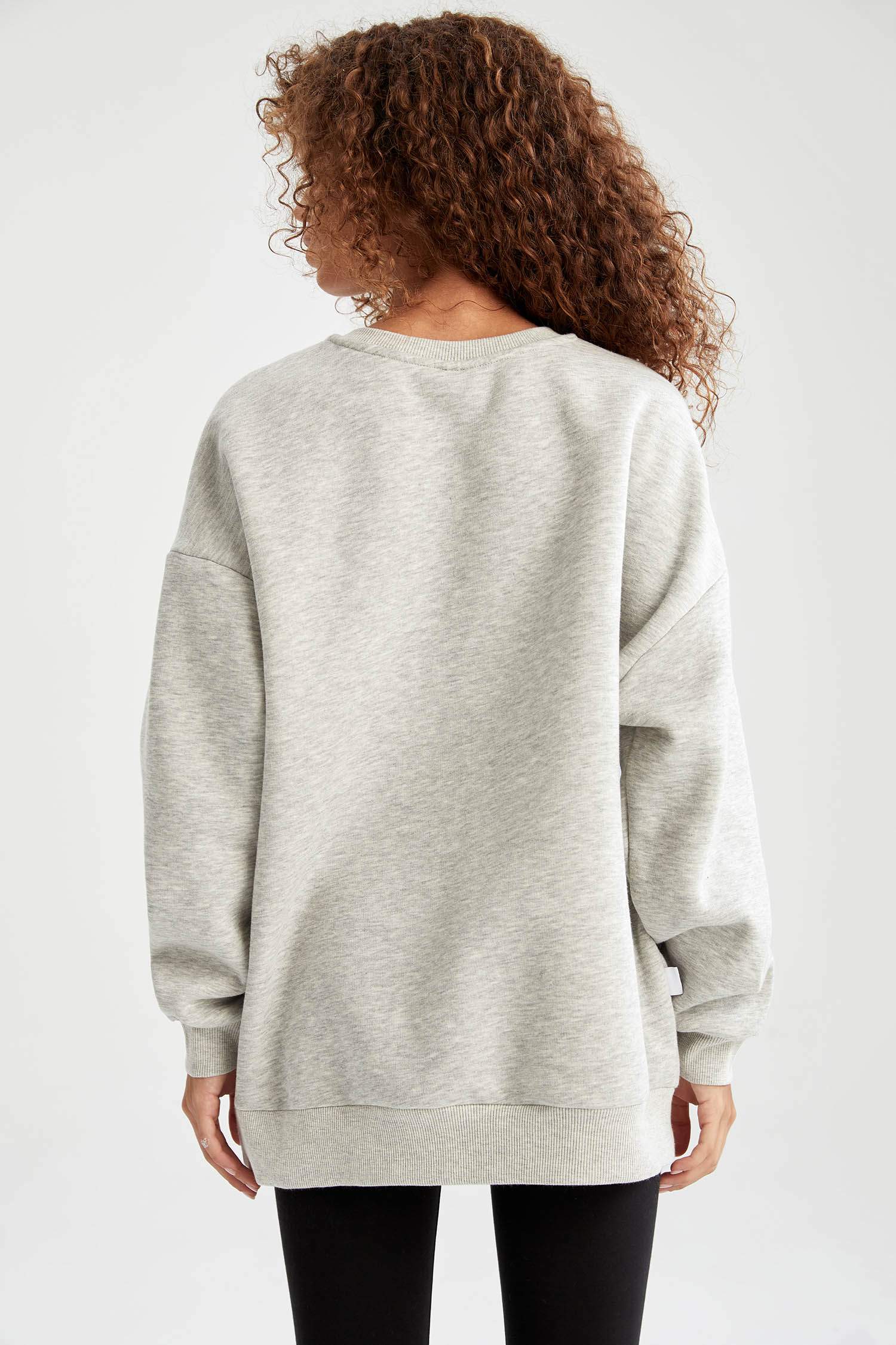 NBA Lisanslı Oversize Fit İçi Yumuşak Tüylü Sweatshirt