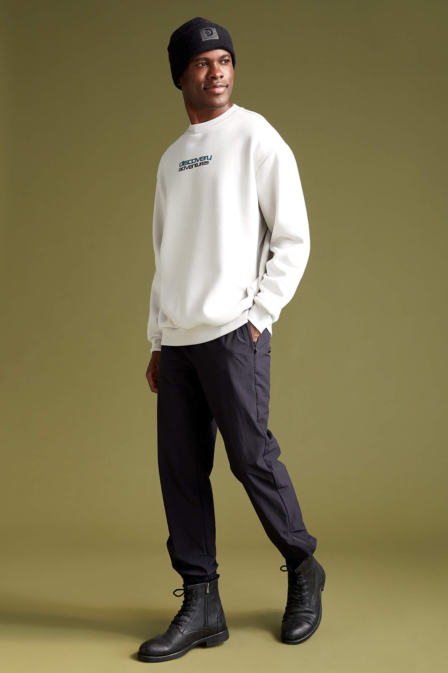 Discovery Lisanslı Oversize Fit Bisiklet Yaka Sırt Baskılı Uzun Kollu Sweatshirt