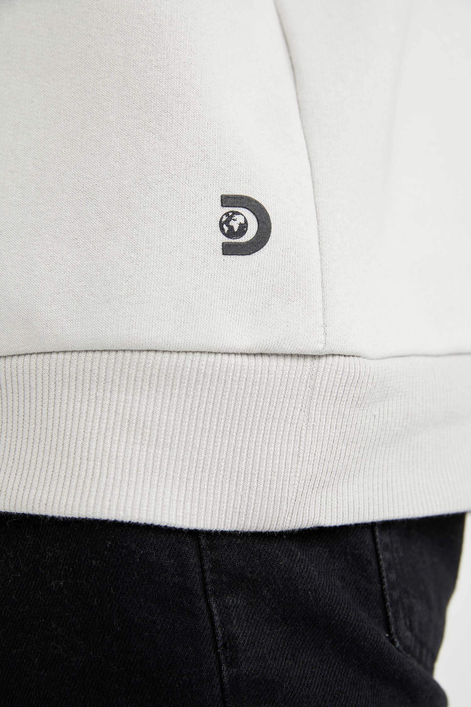 Discovery Lisanslı Oversize Fit Bisiklet Yaka Sırt Baskılı Uzun Kollu Sweatshirt