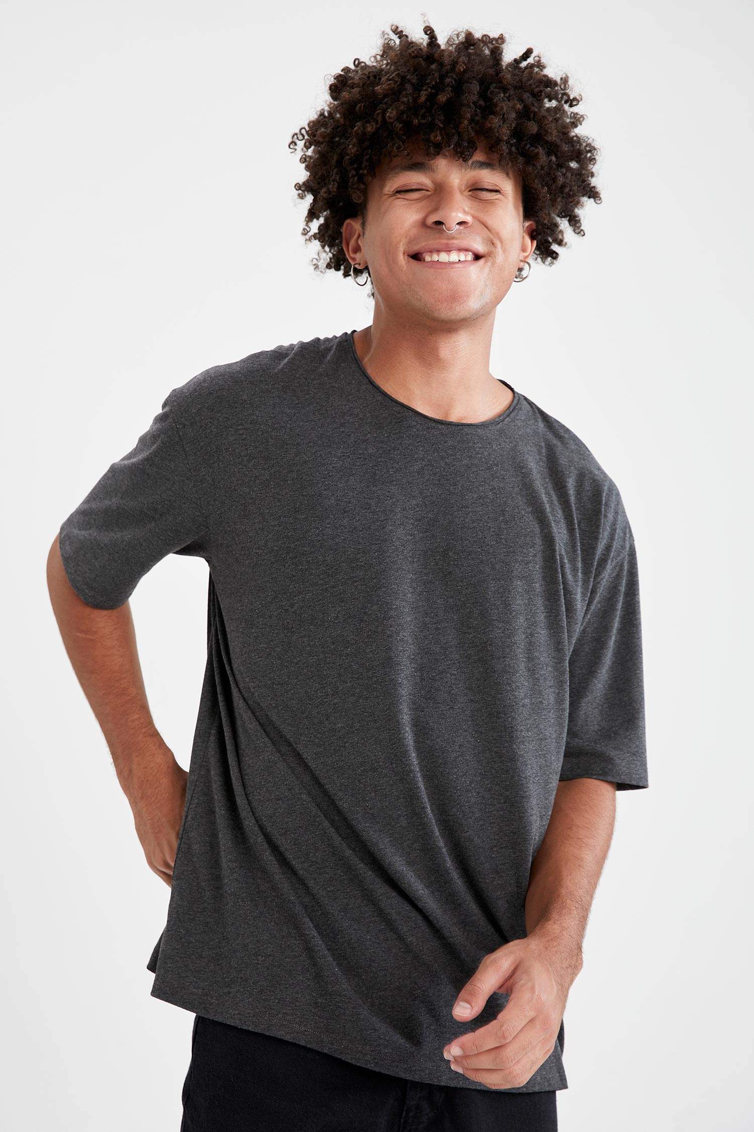 Oversize Fit Bisiklet Yaka Basic Kısa Kollu Tişört