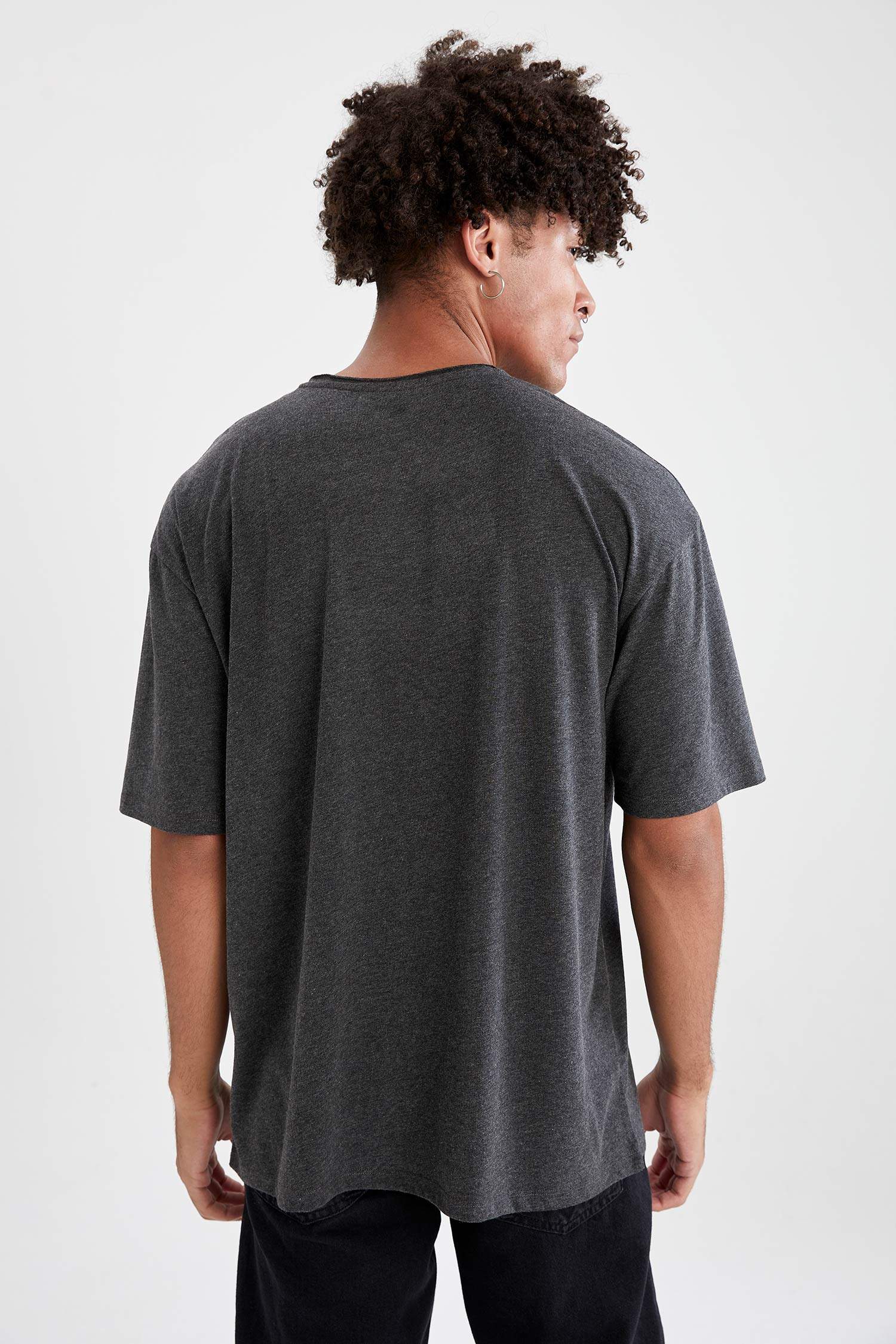 Oversize Fit Bisiklet Yaka Basic Kısa Kollu Tişört