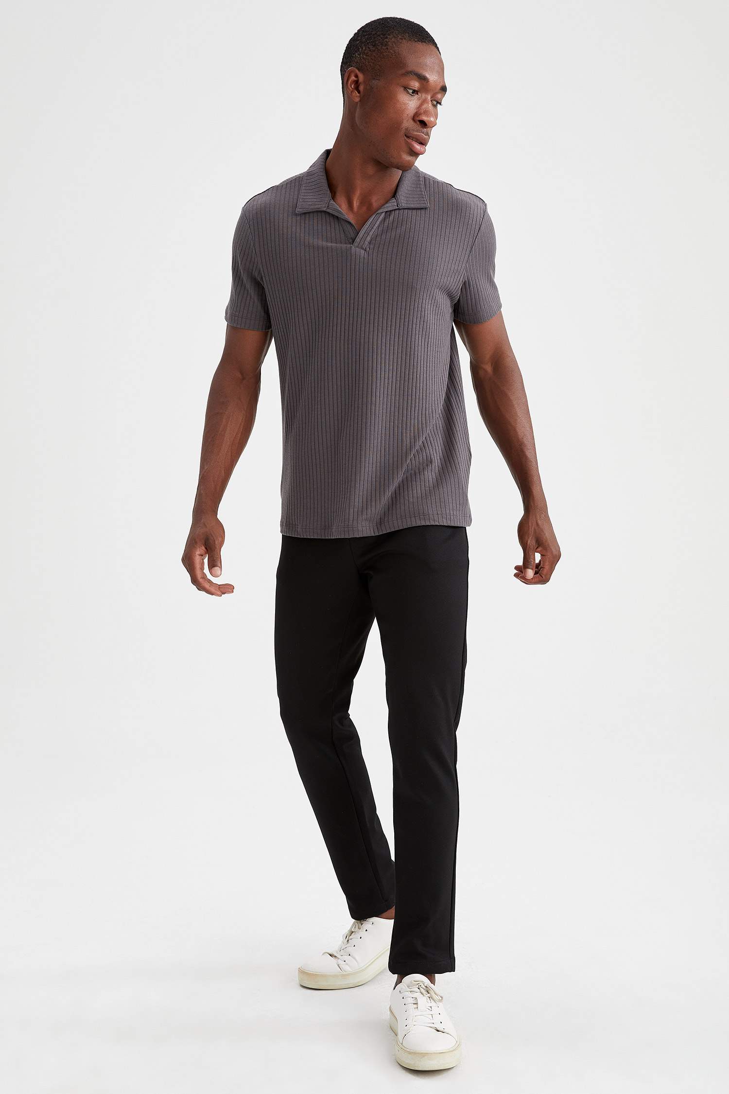 Modern Fit Polo Yaka Basic Kısa Kollu Tişört