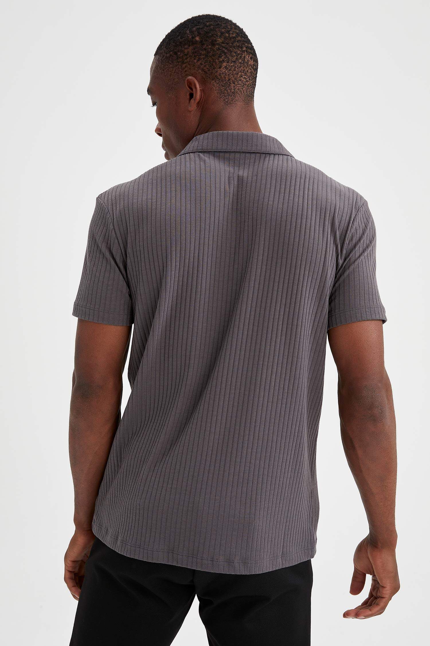 Modern Fit Polo Yaka Basic Kısa Kollu Tişört
