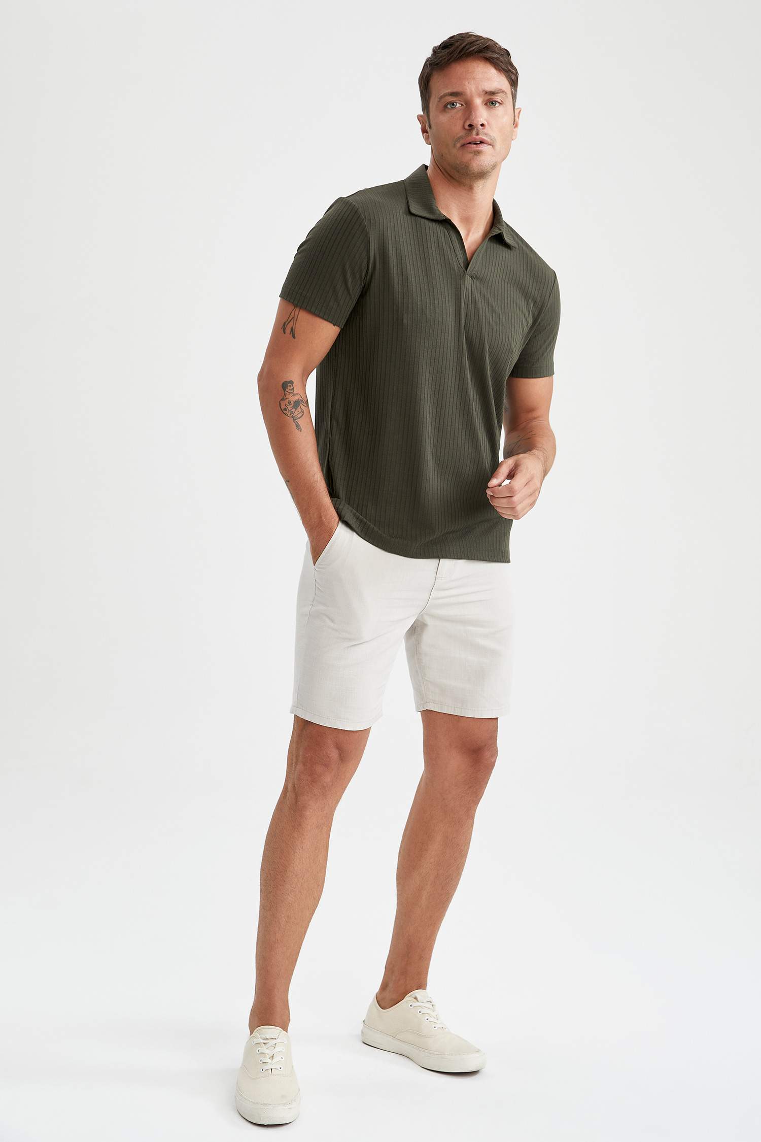 Modern Fit Polo Yaka Basic Kısa Kollu Tişört