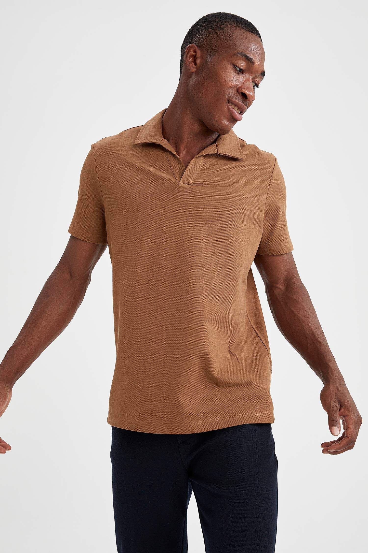 Modern Fit Polo Yaka Basic Kısa Kollu Tişört