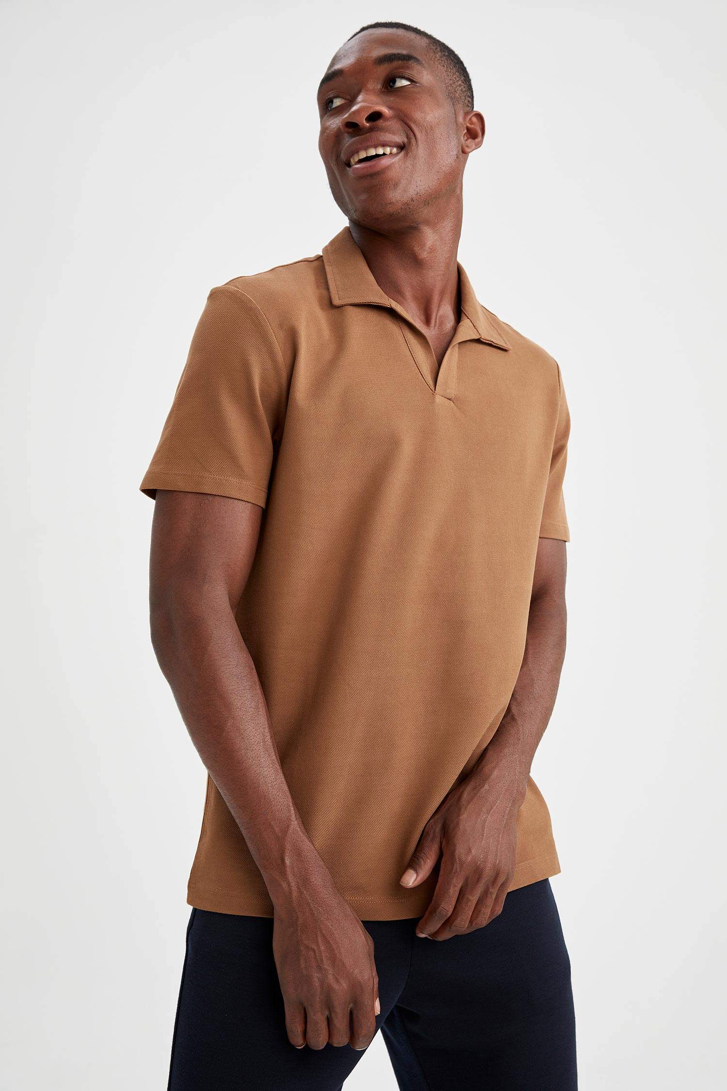 Modern Fit Polo Yaka Basic Kısa Kollu Tişört