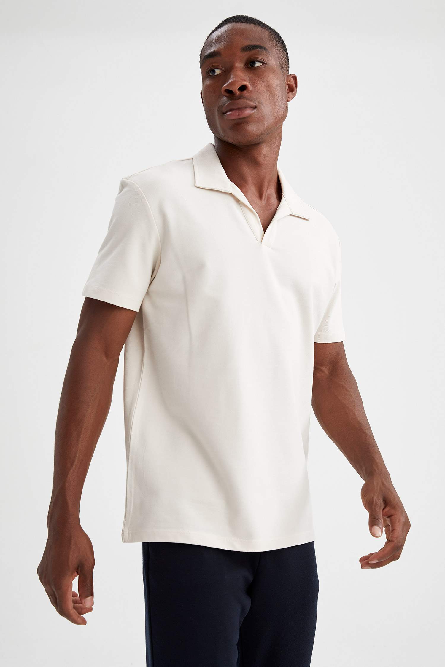 Modern Fit Polo Yaka Basic Kısa Kollu Tişört