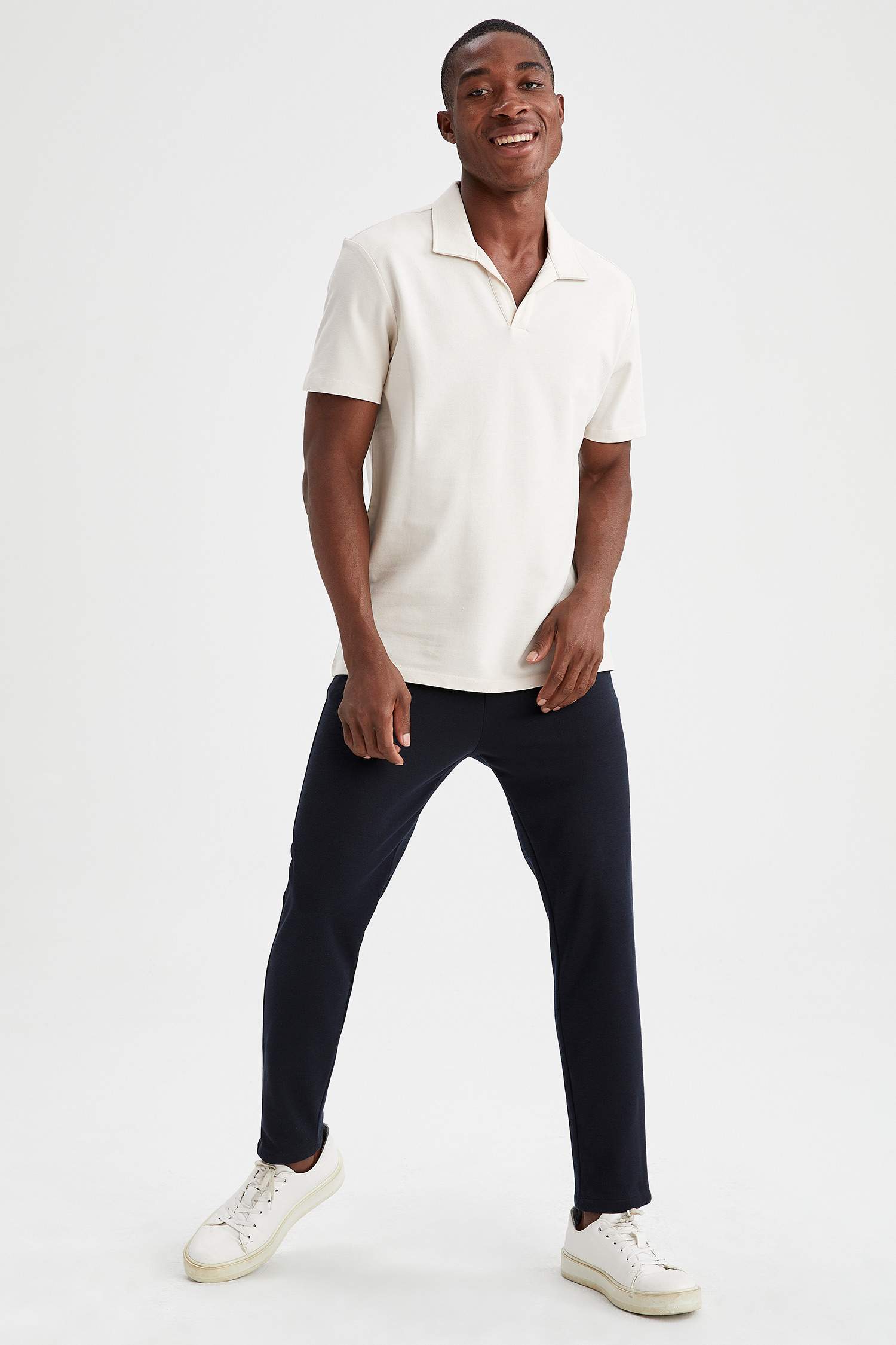 Modern Fit Polo Yaka Basic Kısa Kollu Tişört