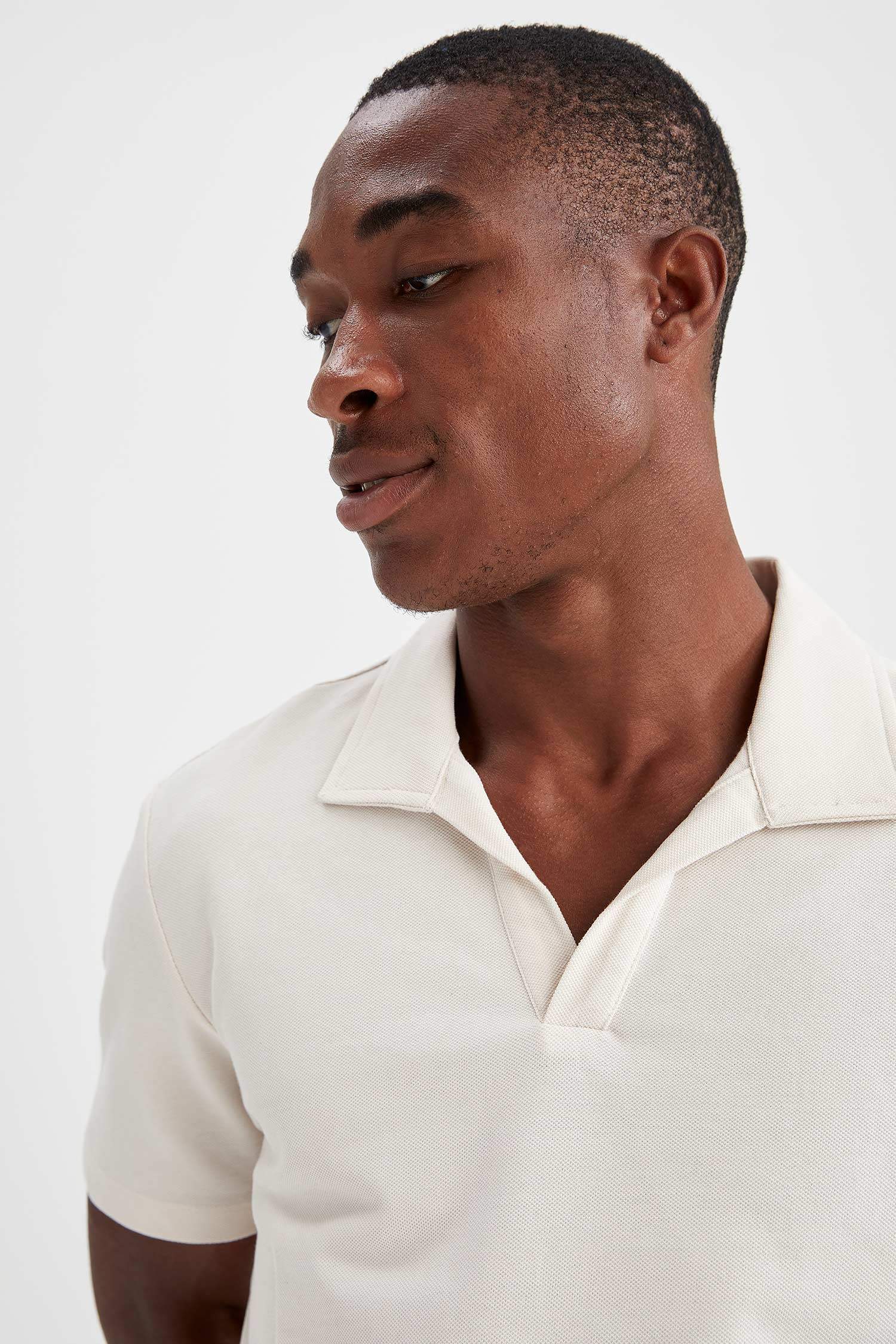 Modern Fit Polo Yaka Basic Kısa Kollu Tişört