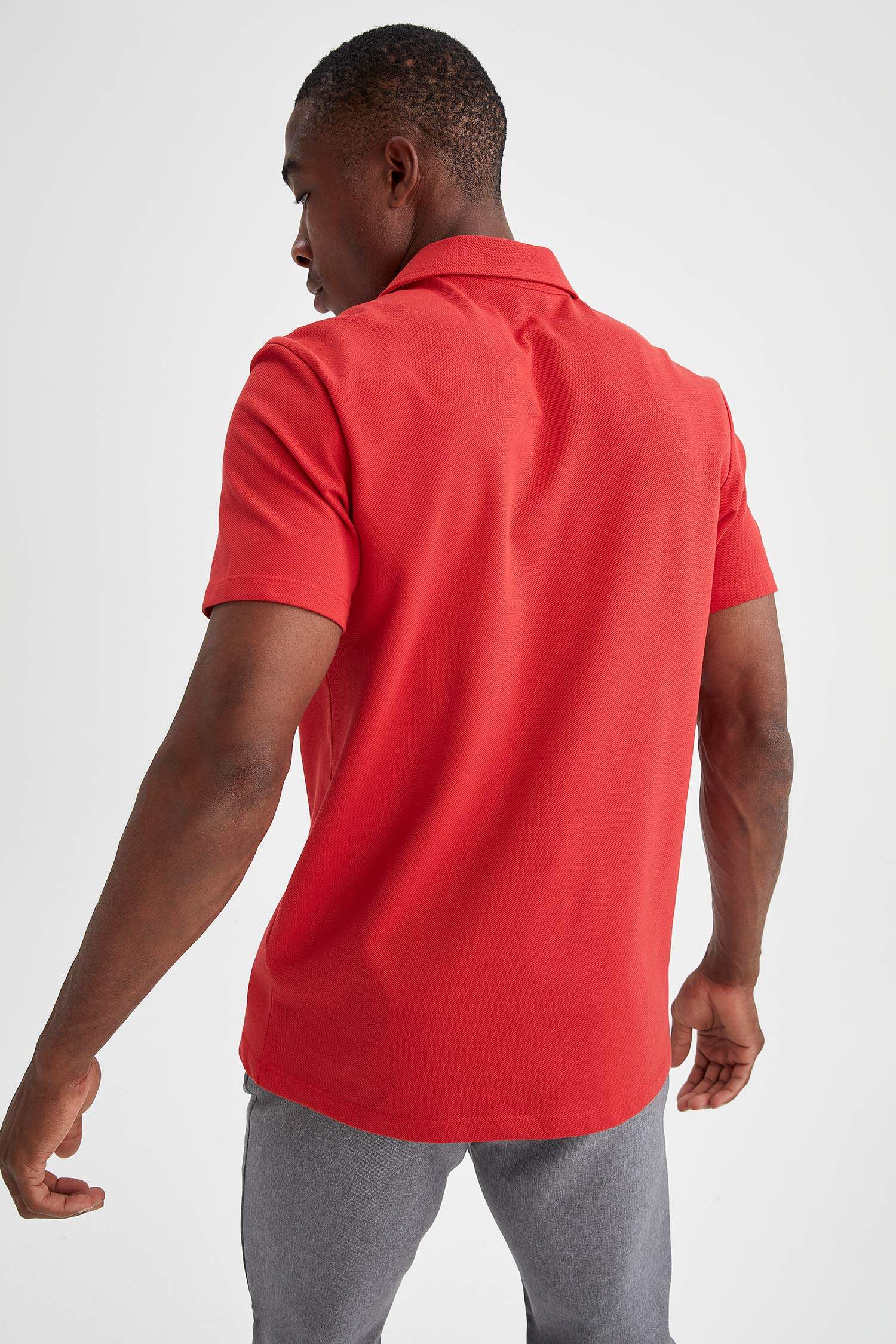 Modern Fit Polo Yaka Basic Kısa Kollu Tişört