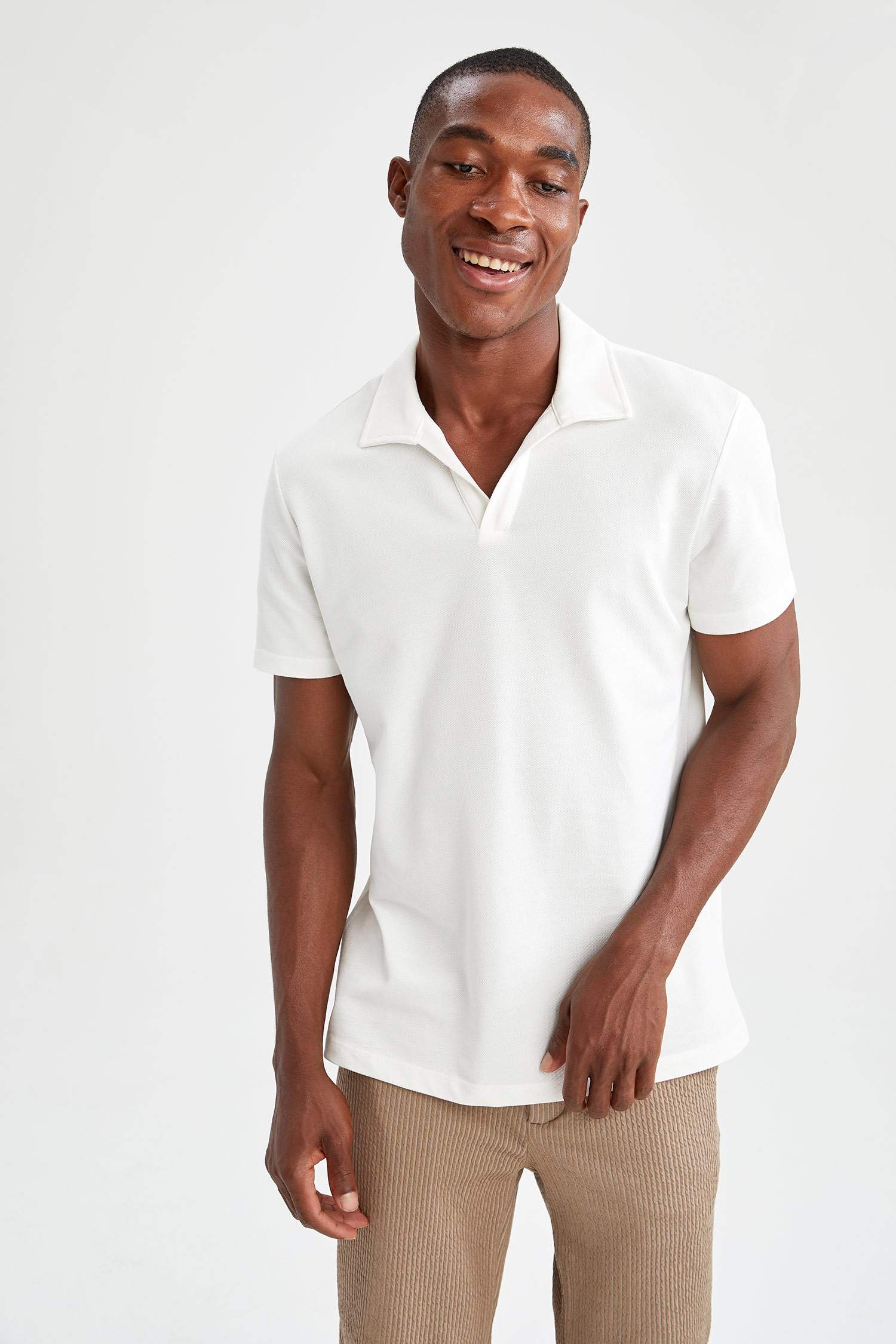 Modern Fit Polo Yaka Basic Kısa Kollu Tişört