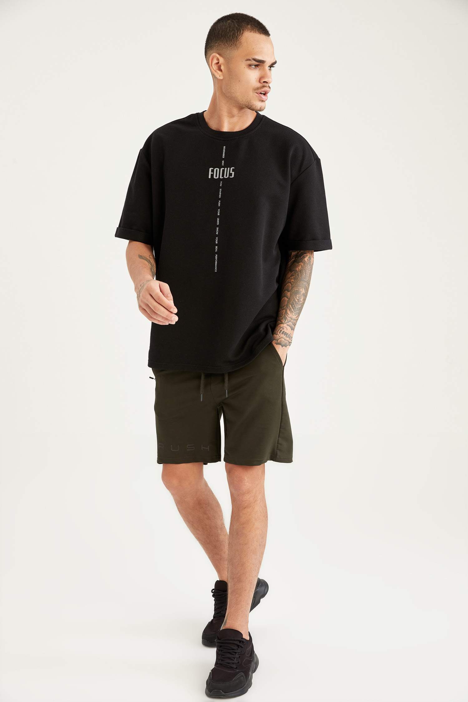 Slim Fit Yazı Baskılı Spor Şort