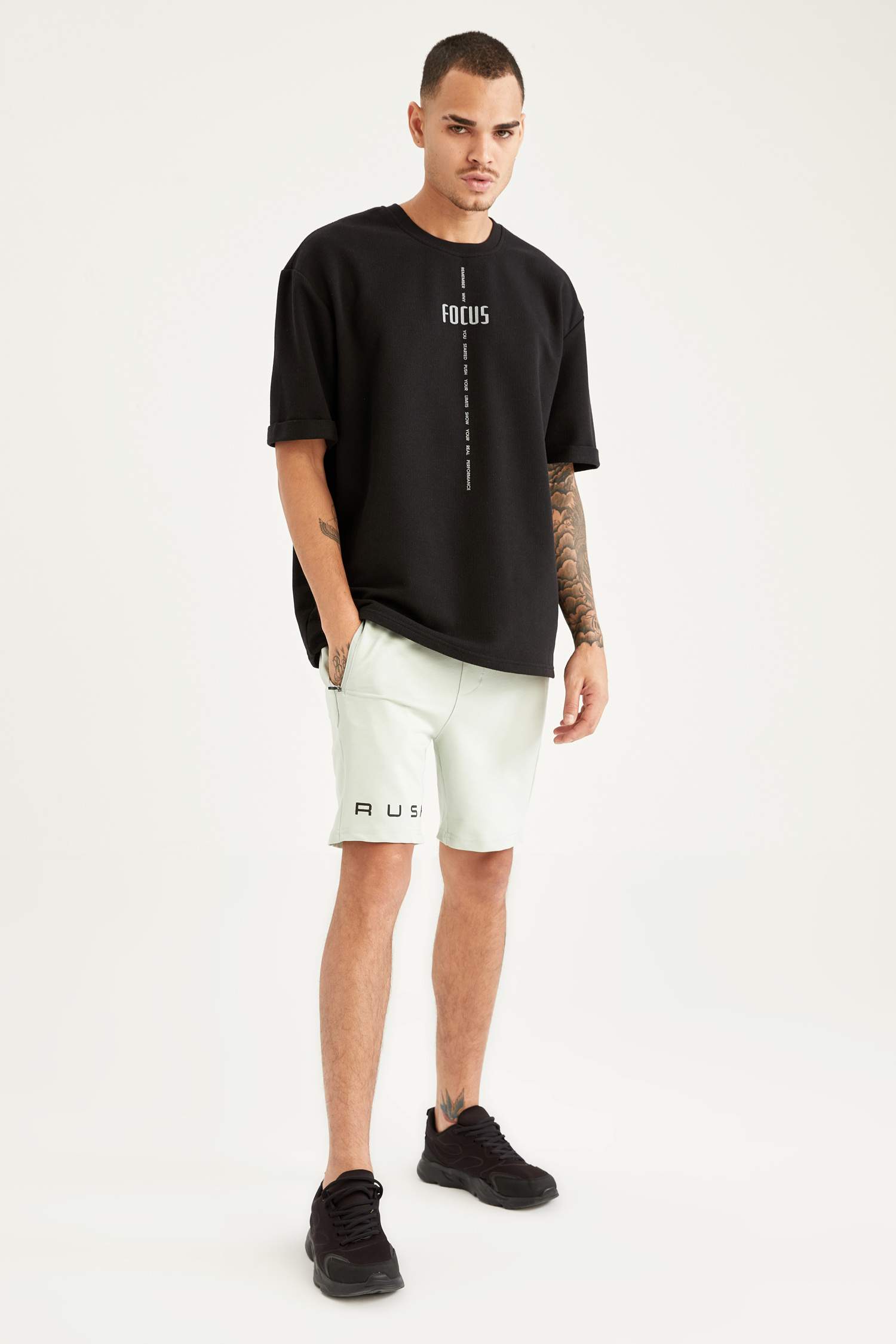 Slim Fit Yazı Baskılı Spor Şort