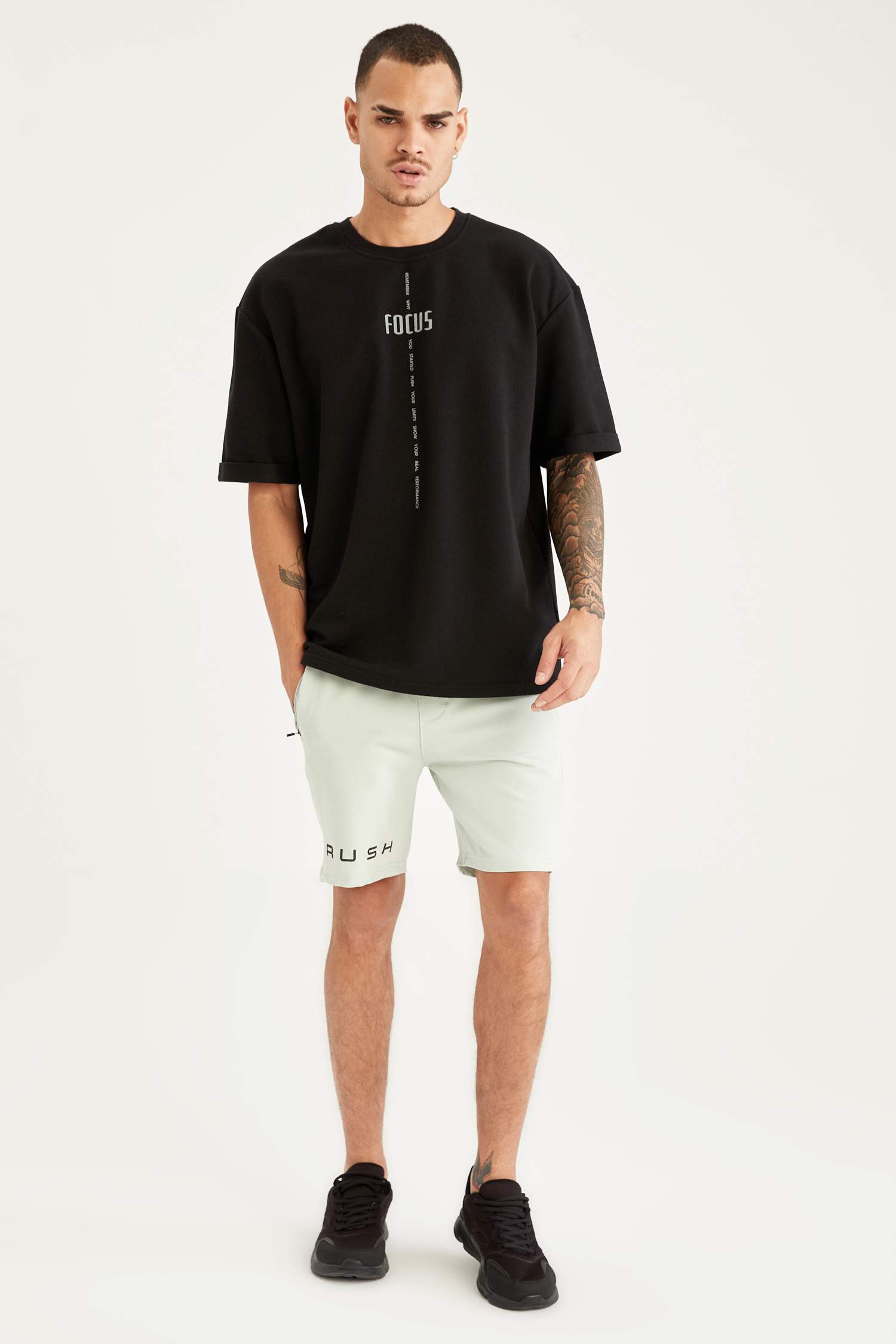 Slim Fit Yazı Baskılı Spor Şort
